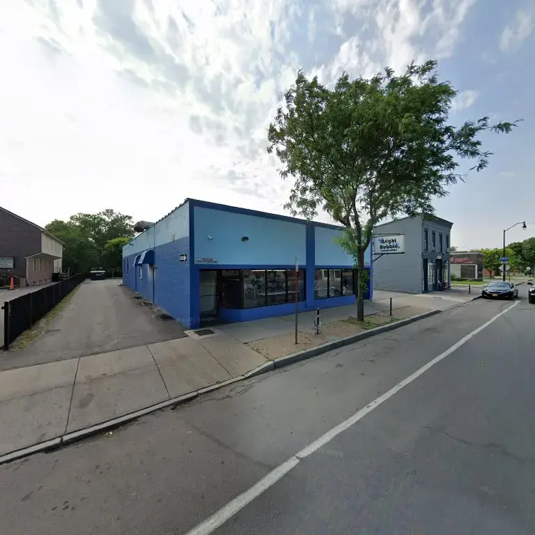 Bright Bubble Laundromat thumbnail 6