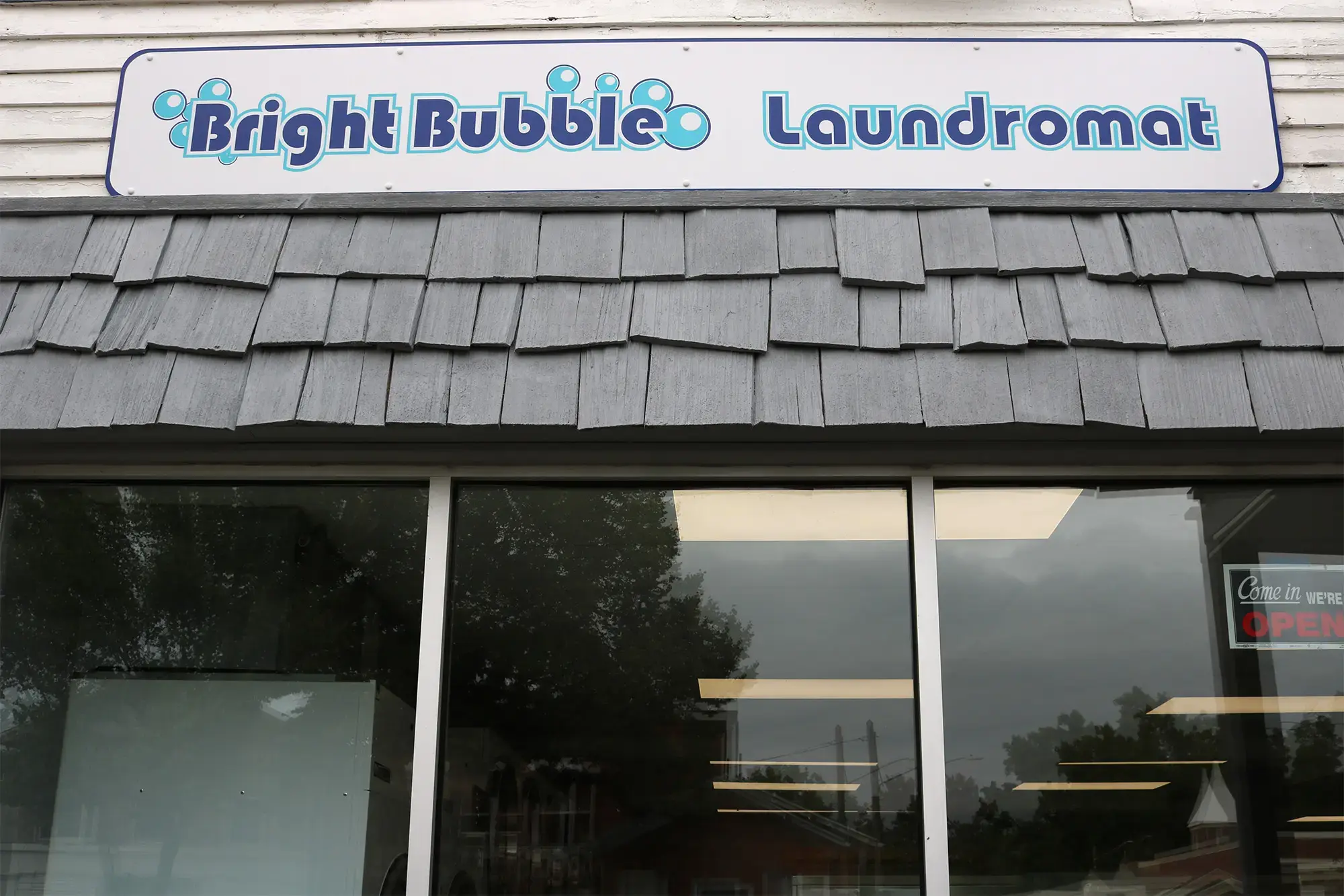 Bright Bubble Laundromat thumbnail 13