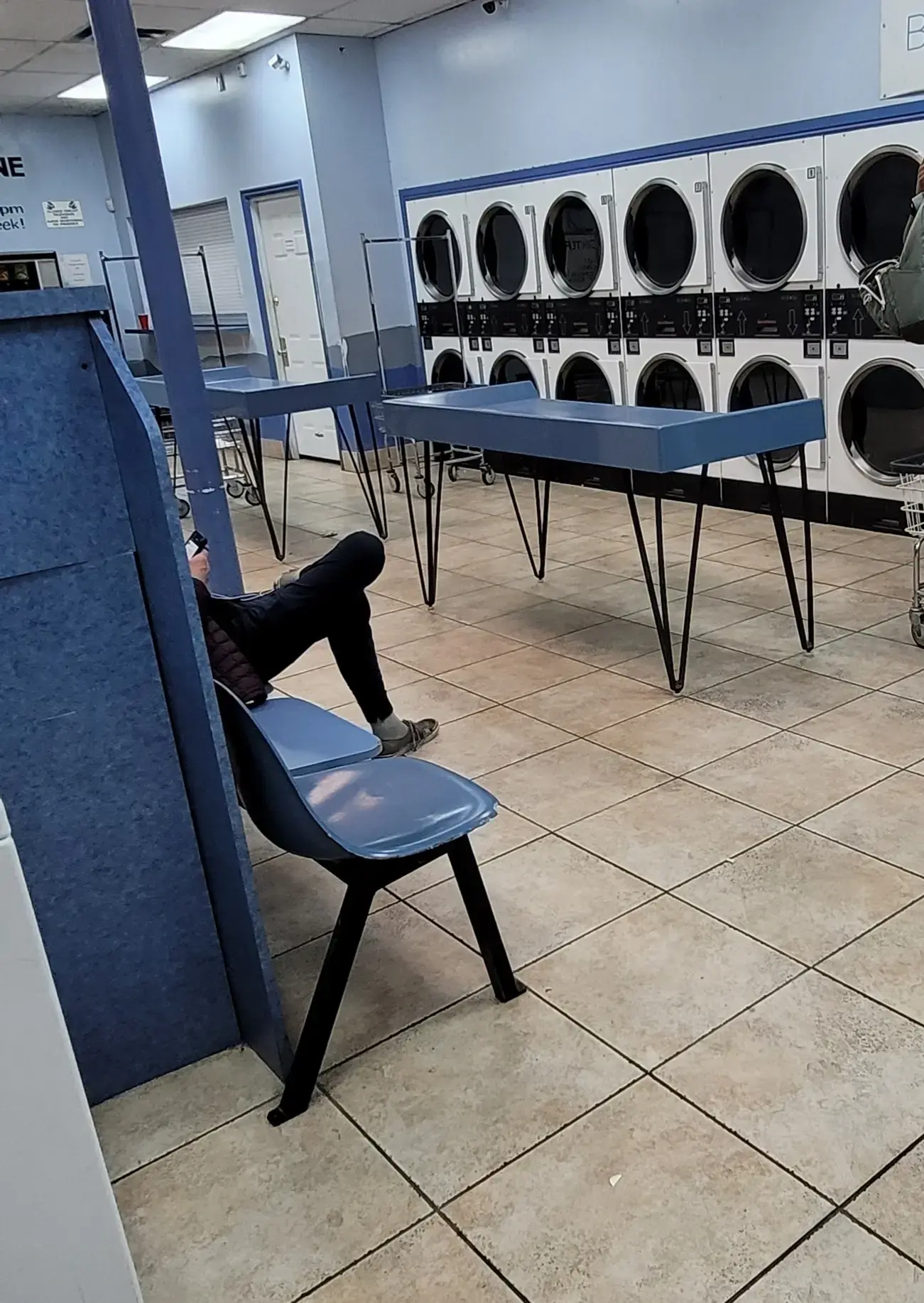 Bright & Clean Laundromat thumbnail 10