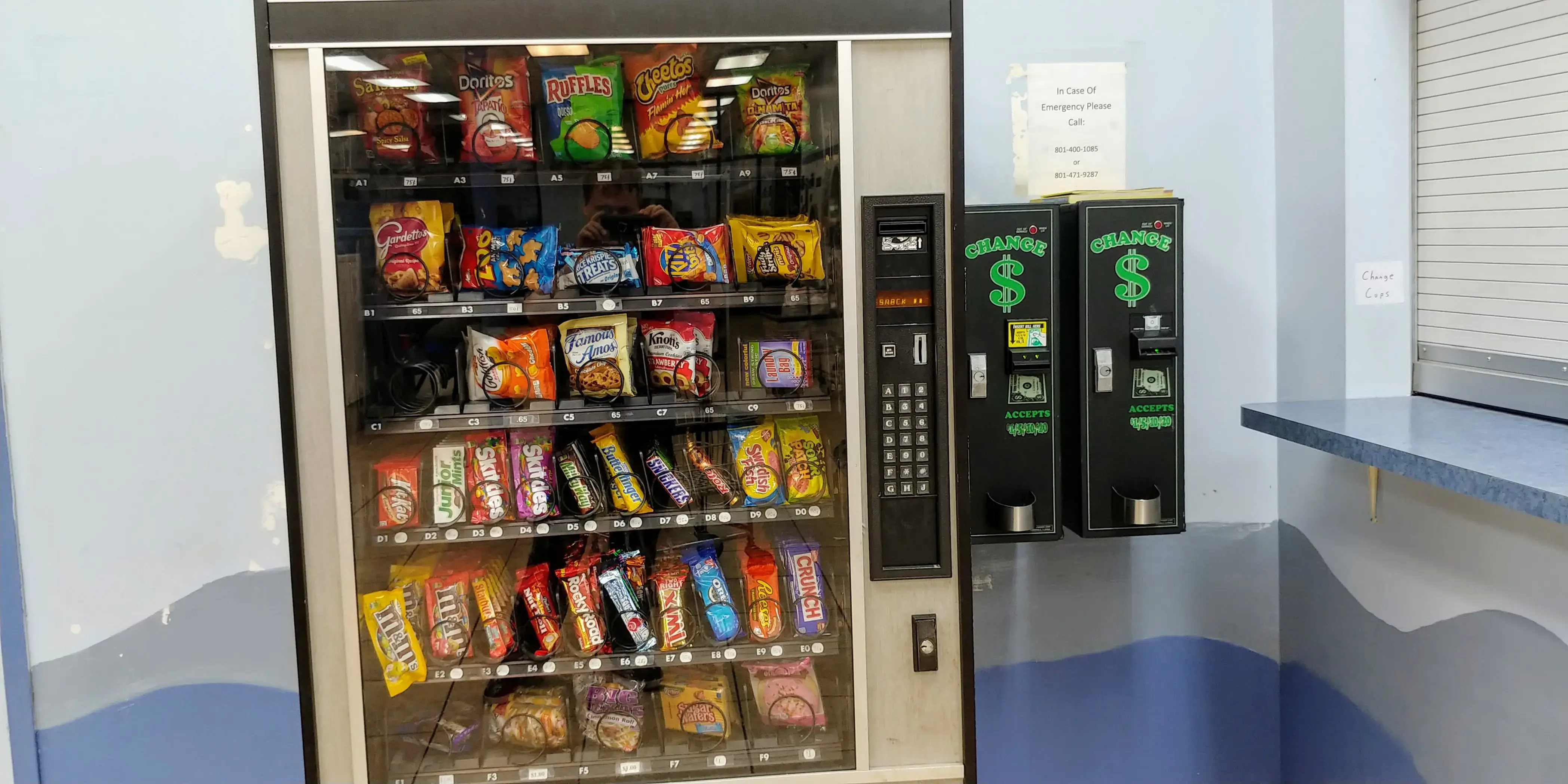 Bright & Clean Laundromat - Image 8