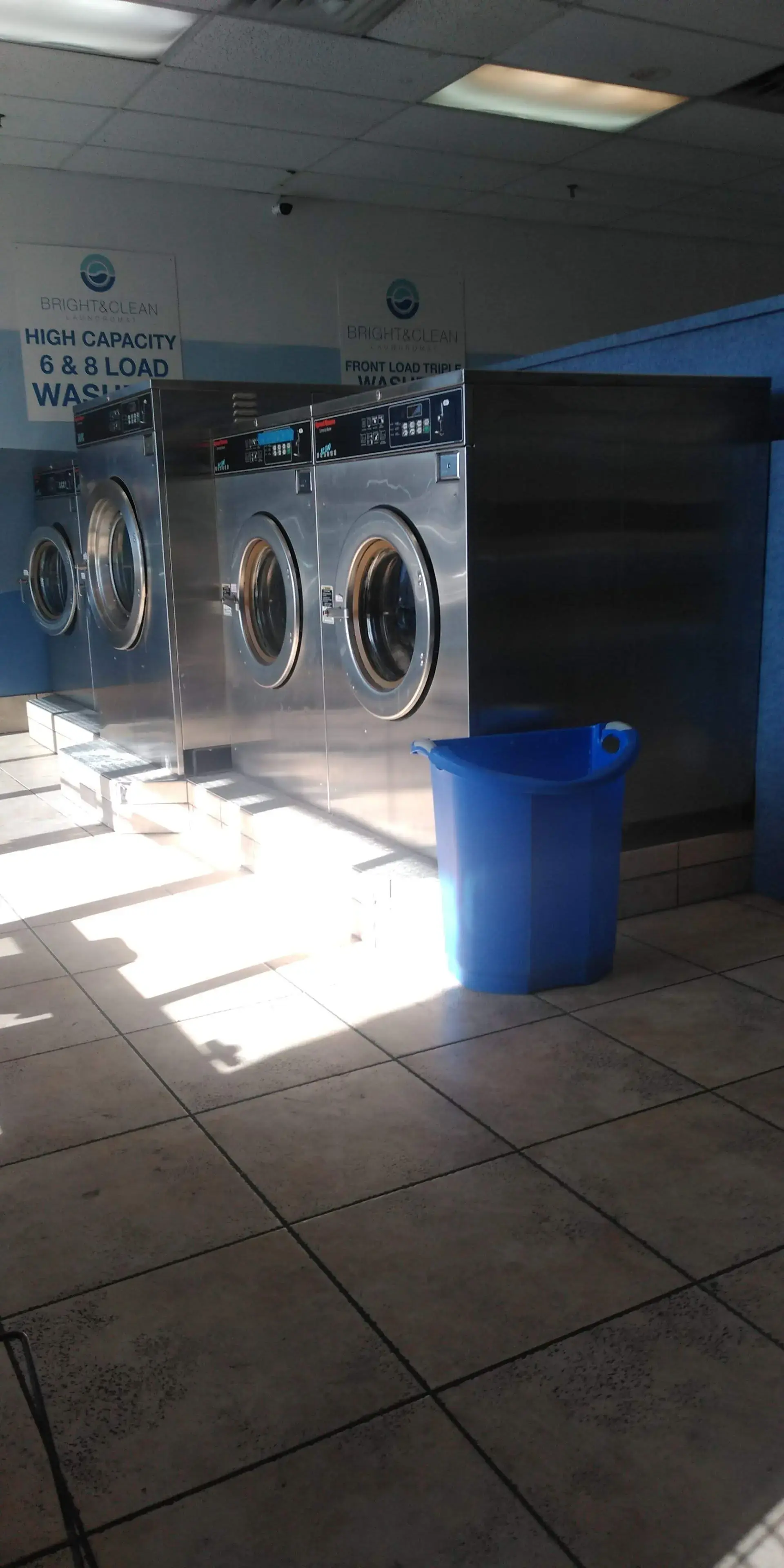 Bright & Clean Laundromat thumbnail 15