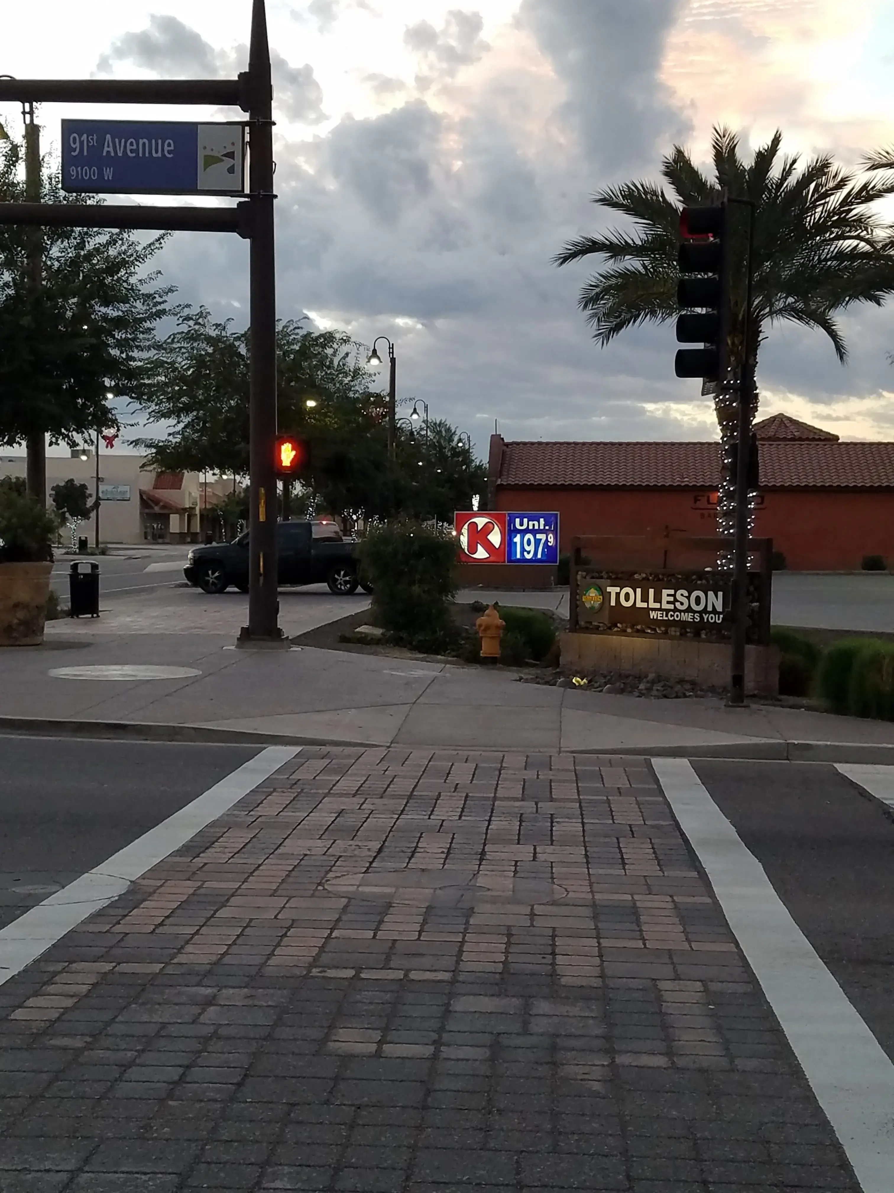 Bright & Clean Tolleson Laundromat thumbnail 9