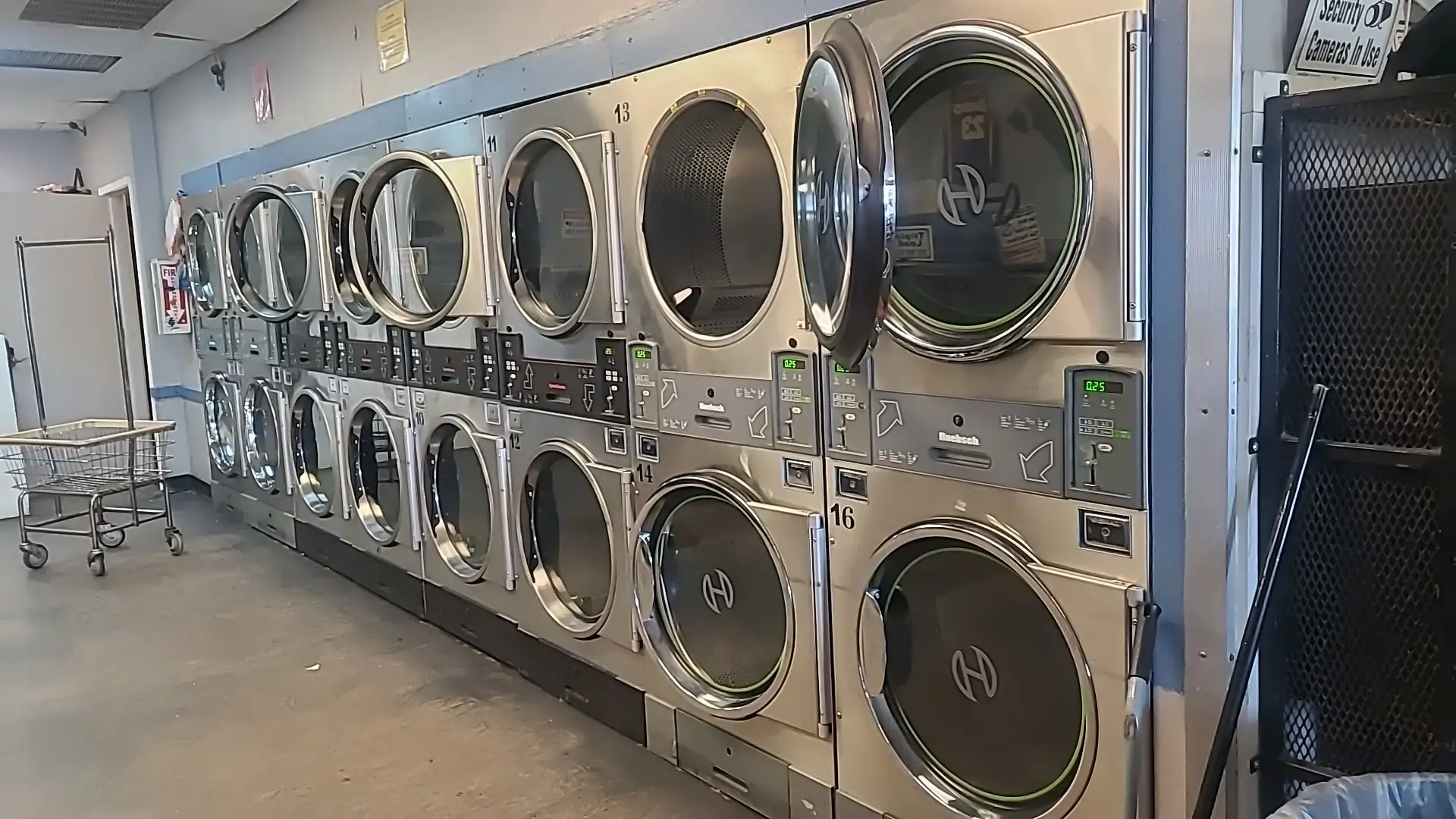 Bright & Clean Tolleson Laundromat thumbnail 5