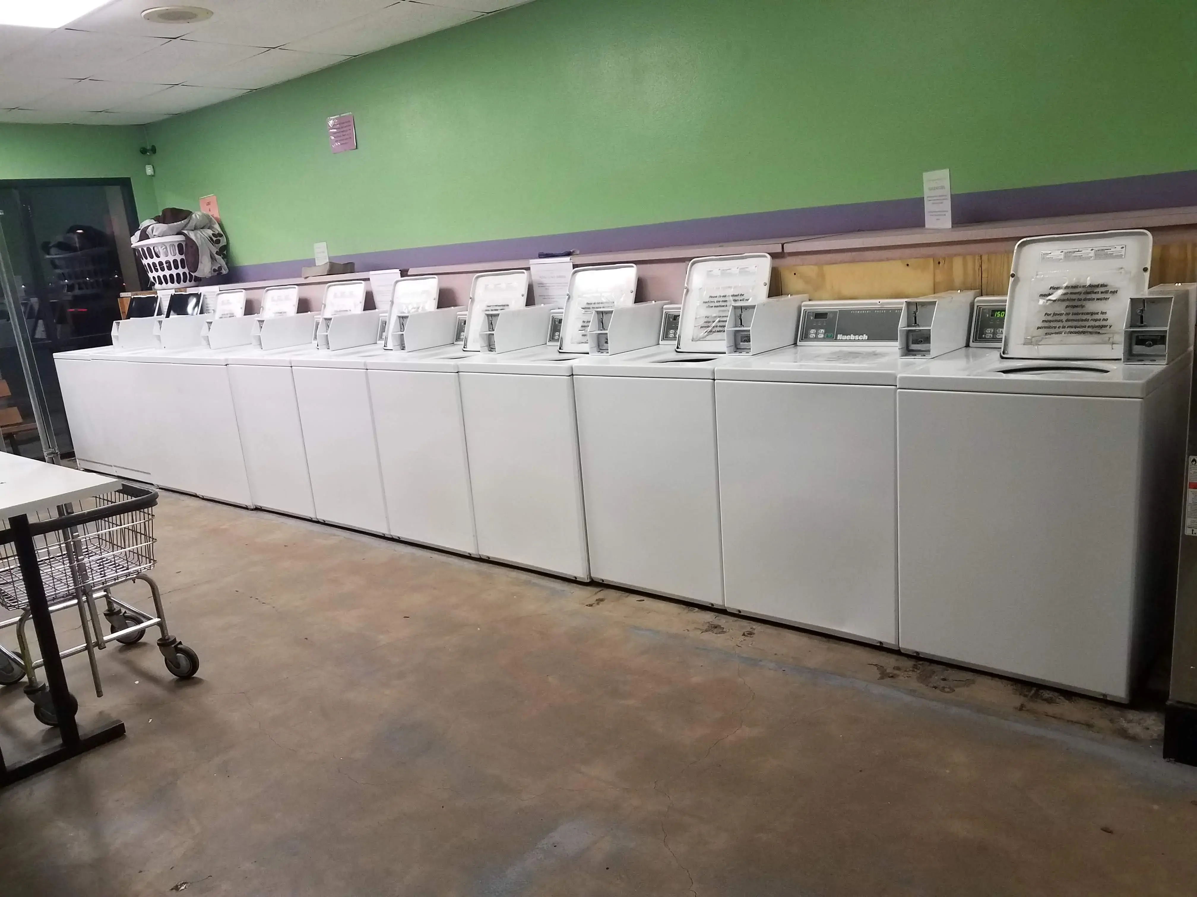 Bright & Clean Tolleson Laundromat - Image 10