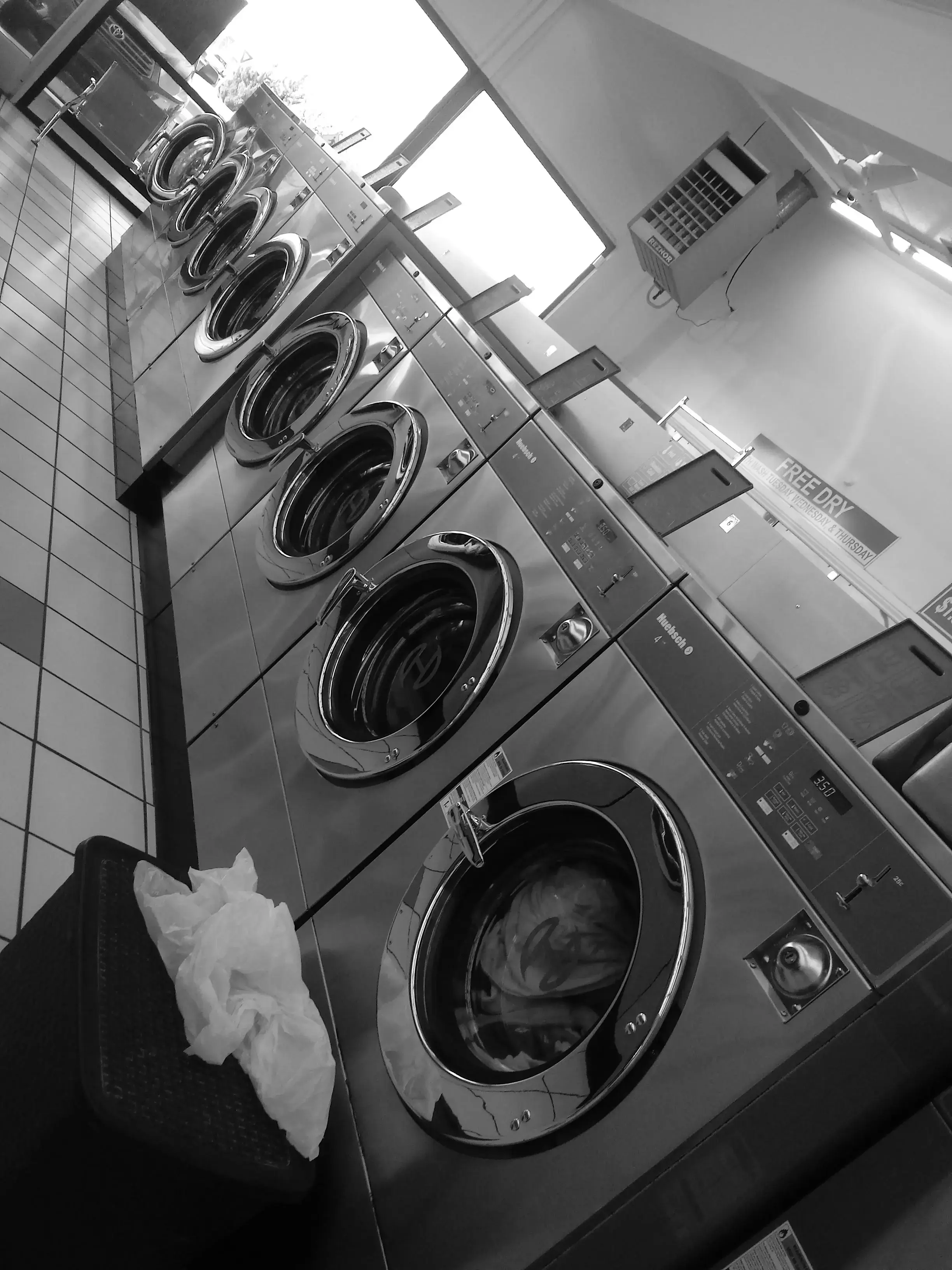 Bright Star Laundromat thumbnail 20