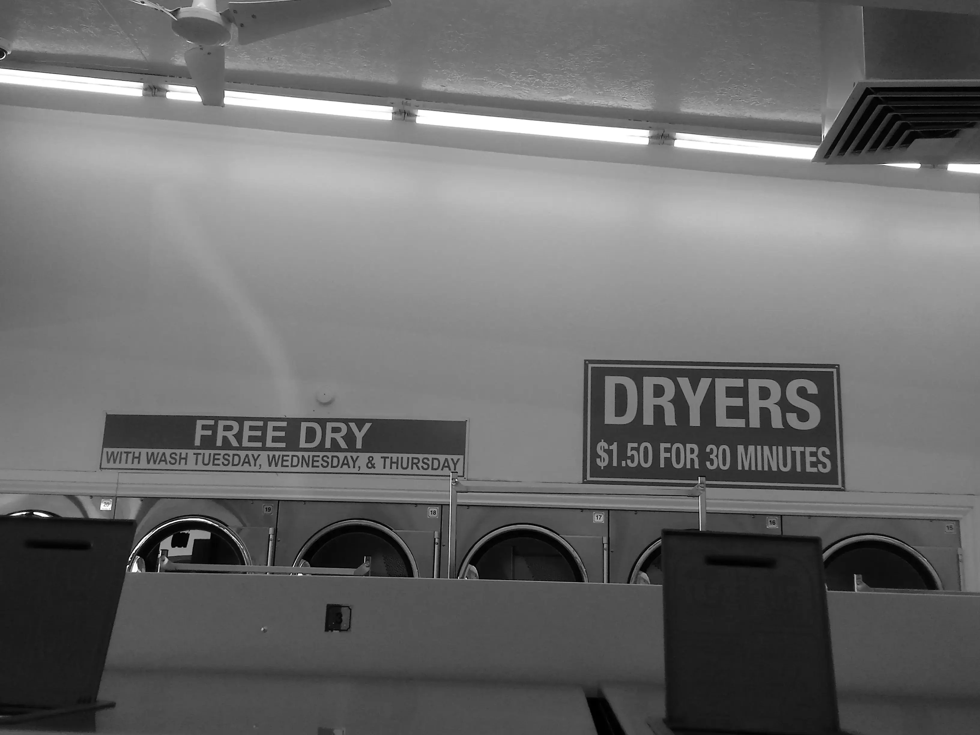 Bright Star Laundromat - Image 16