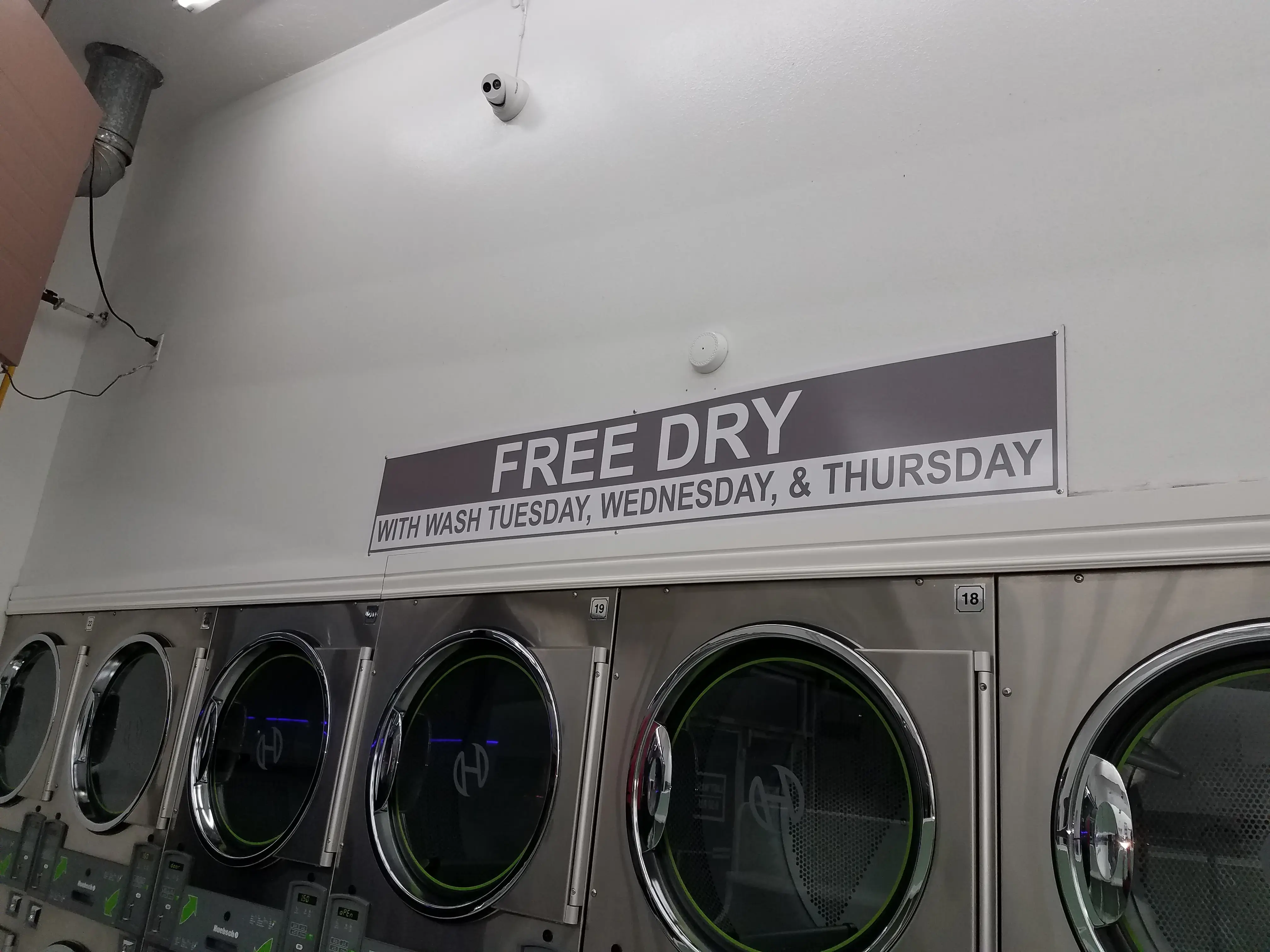 Bright Star Laundromat - Image 2