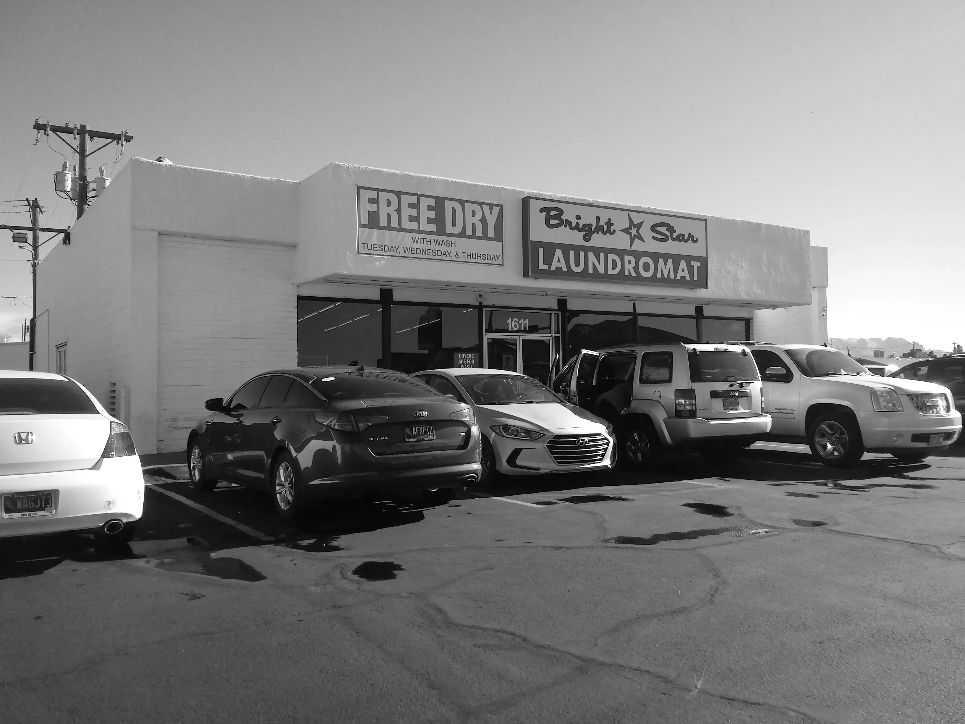Bright Star Laundromat thumbnail 10