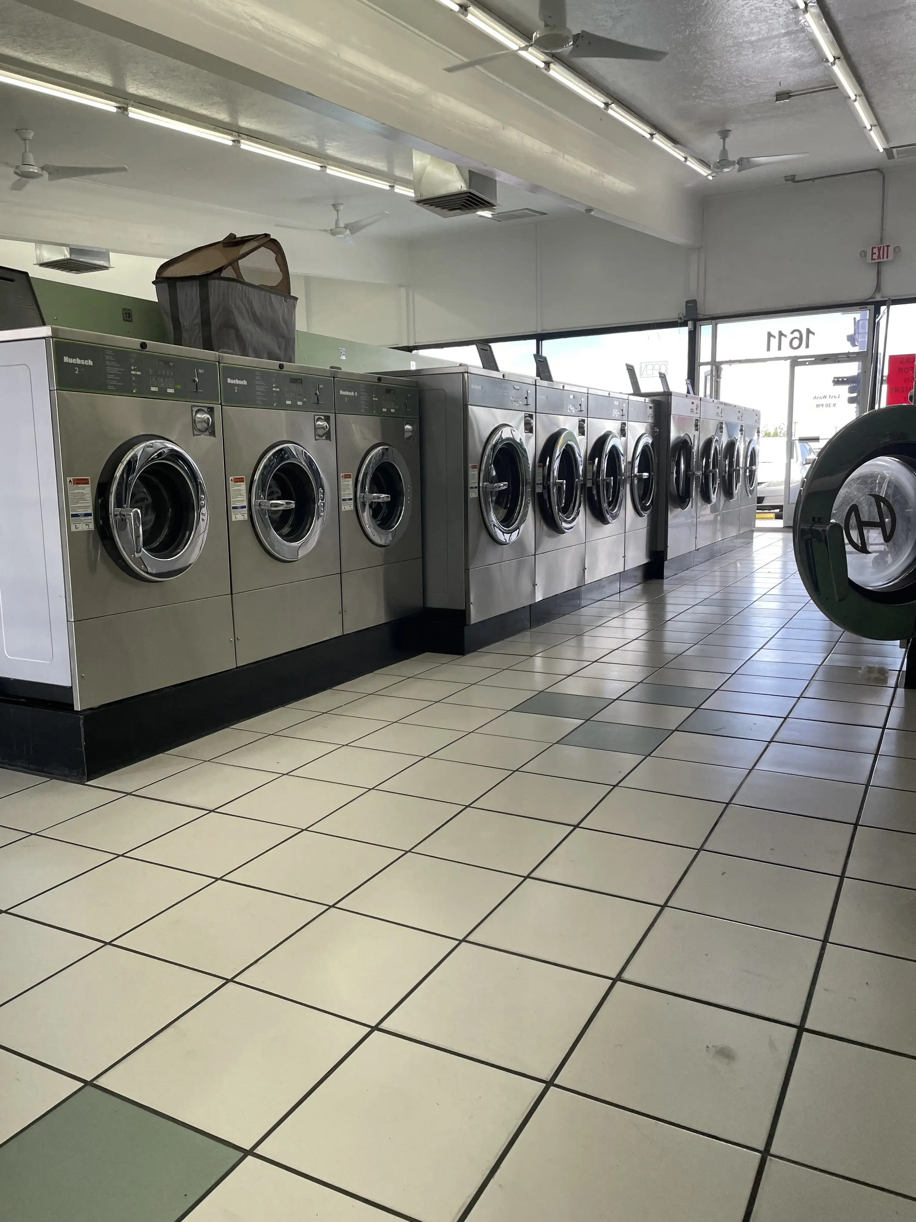 Bright Star Laundromat location