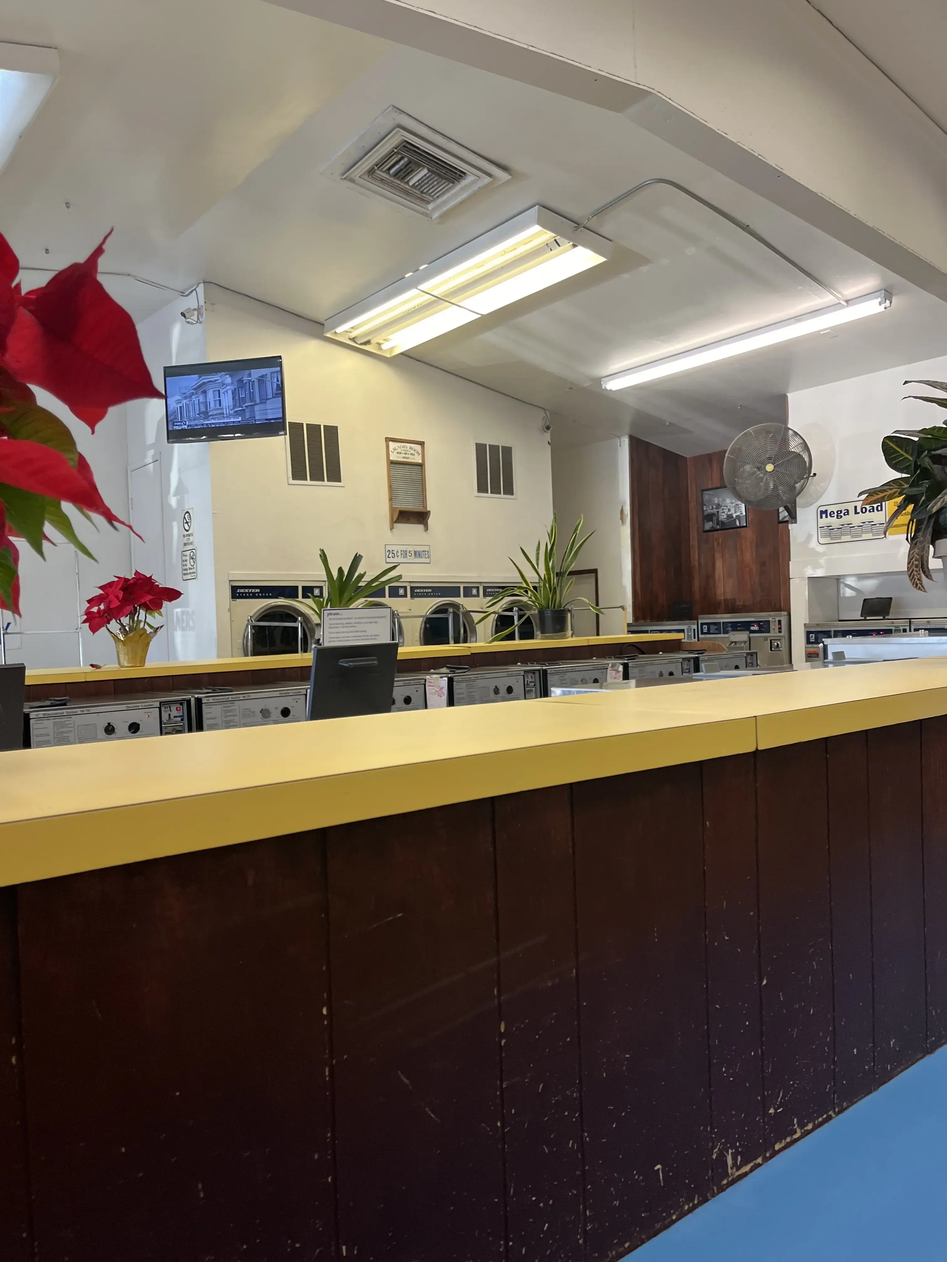 Bright'n Clean Laundry Center - Image 3