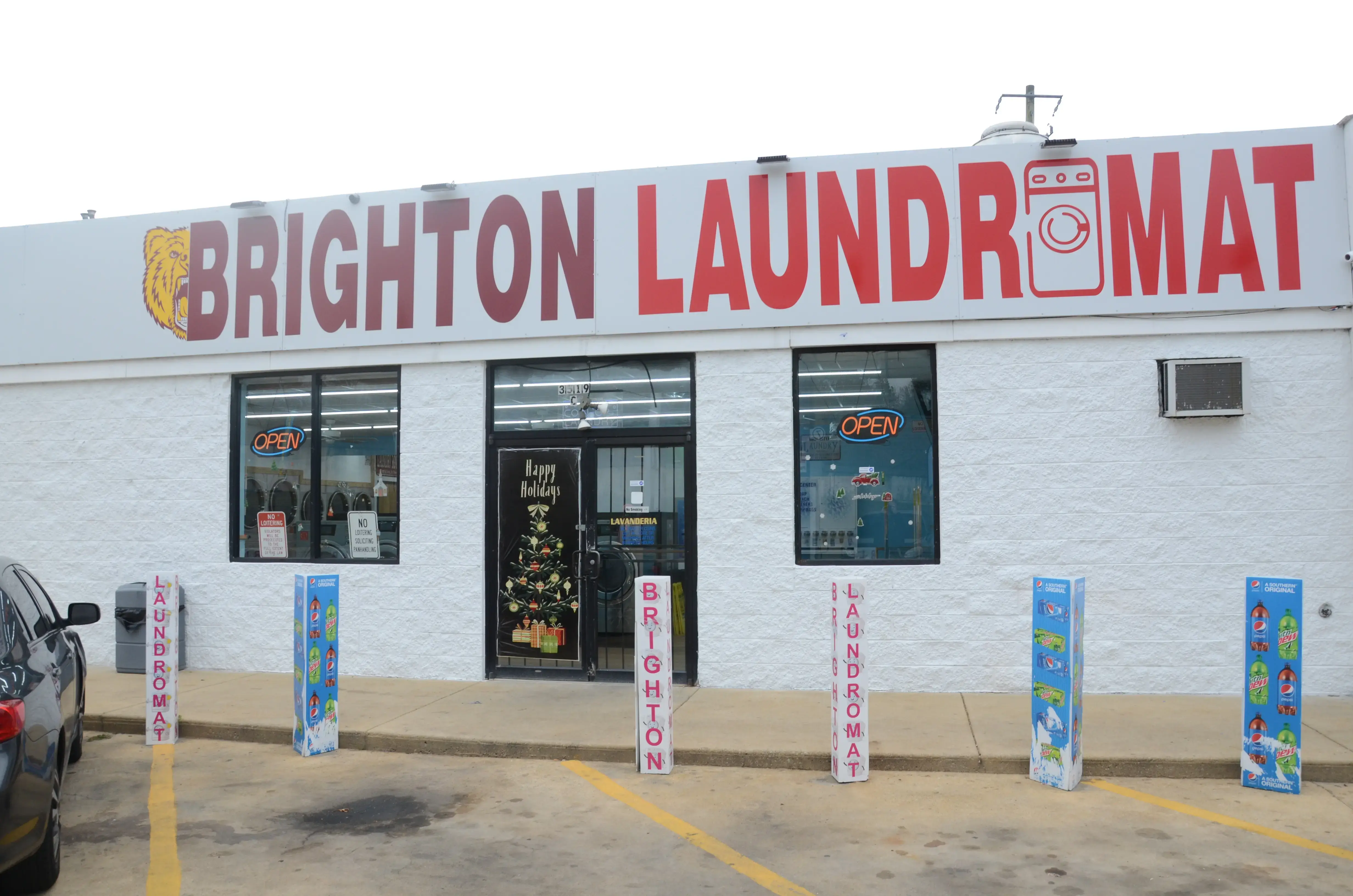Brighton Laundromat thumbnail 9