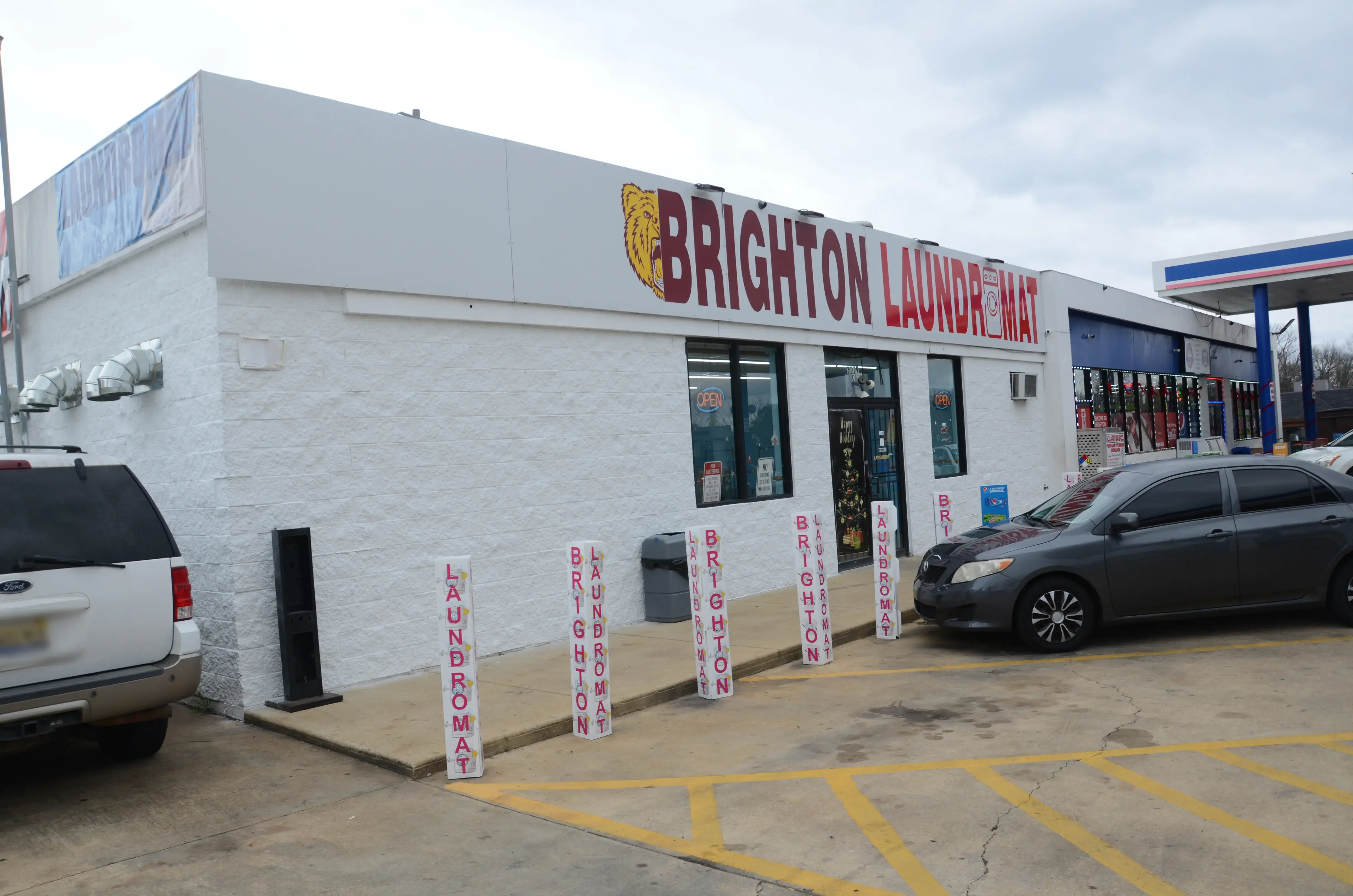 Brighton Laundromat thumbnail 3