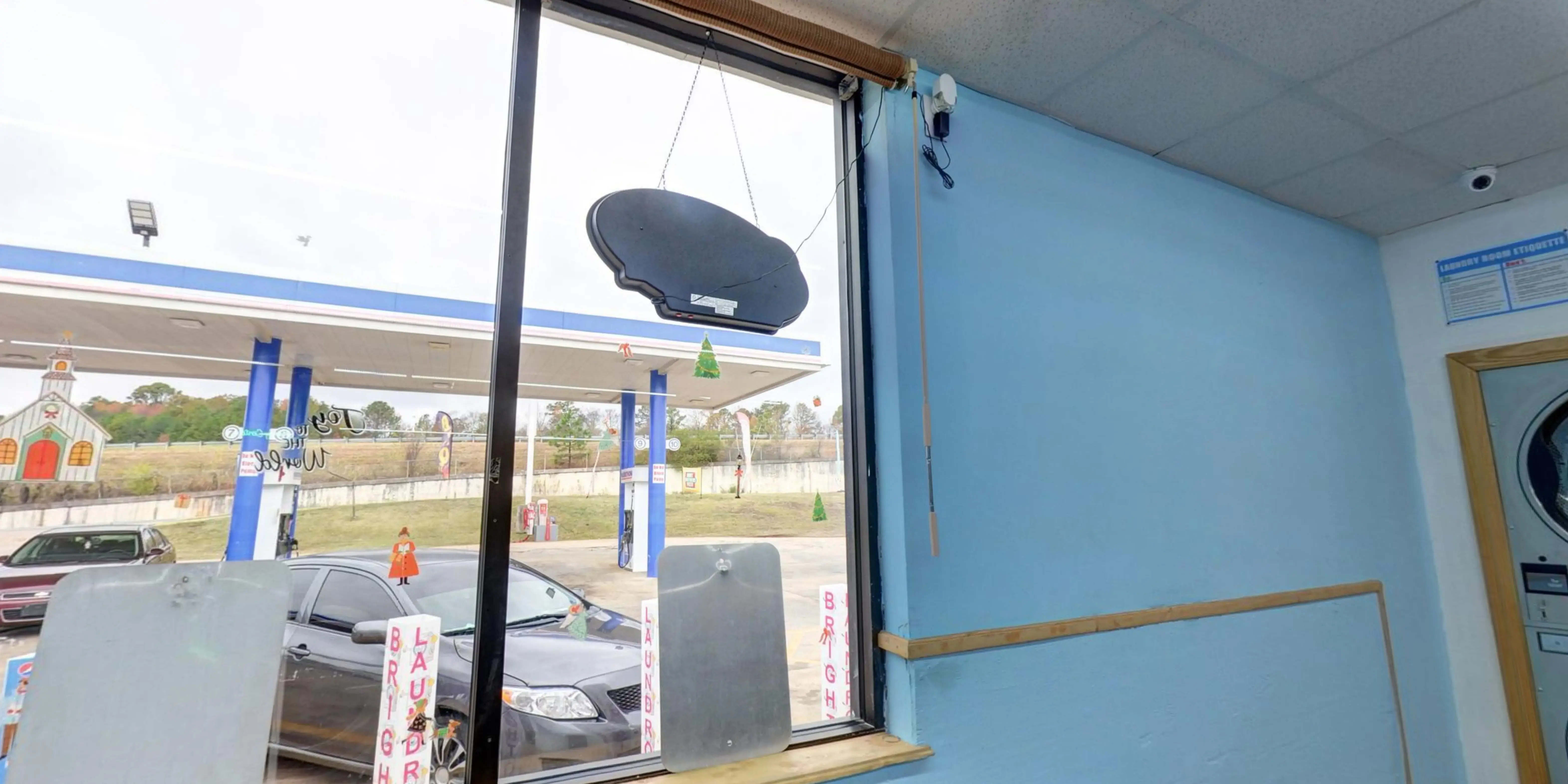 Brighton Laundromat - Image 11