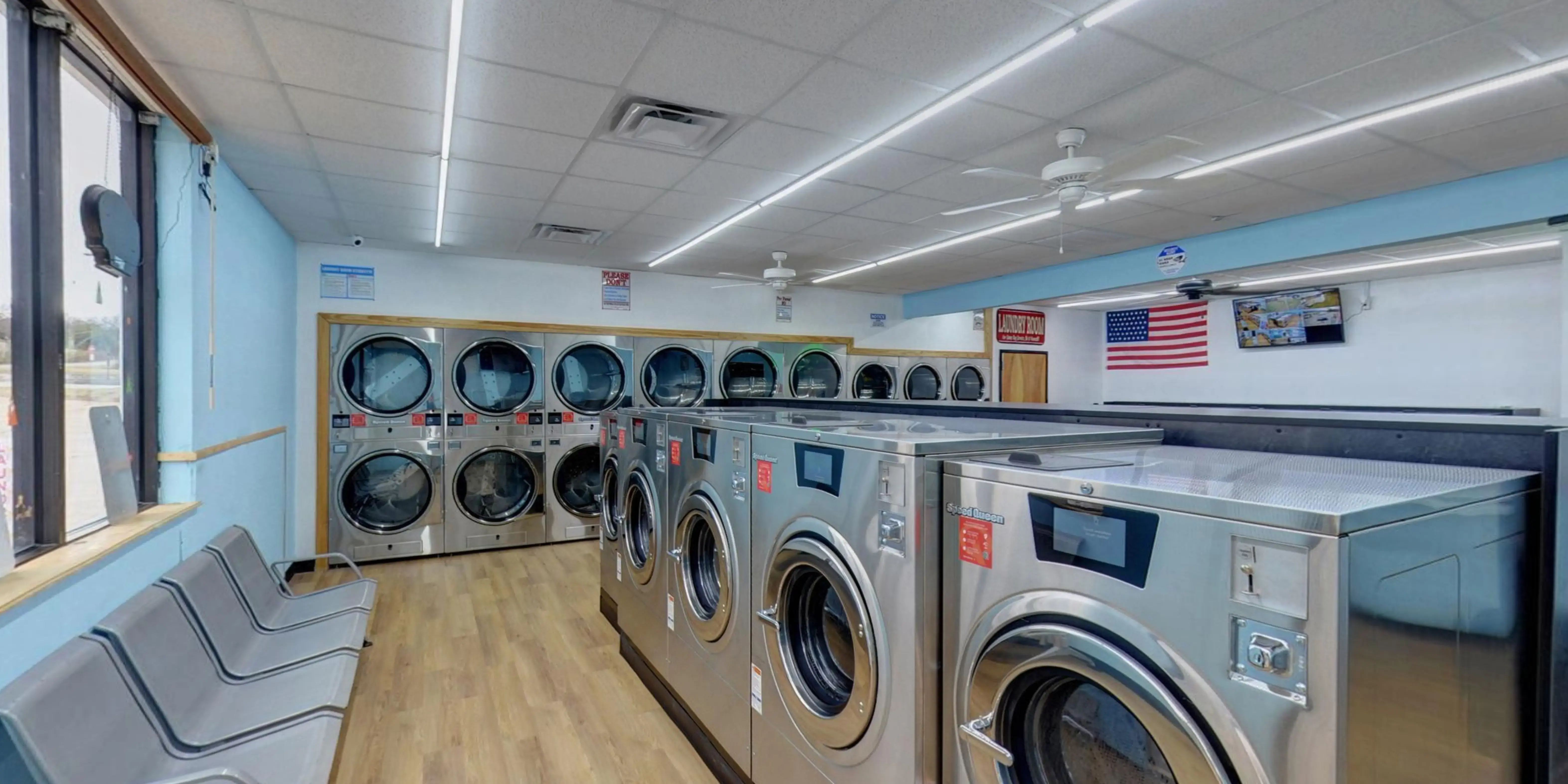 Brighton Laundromat - Image 14