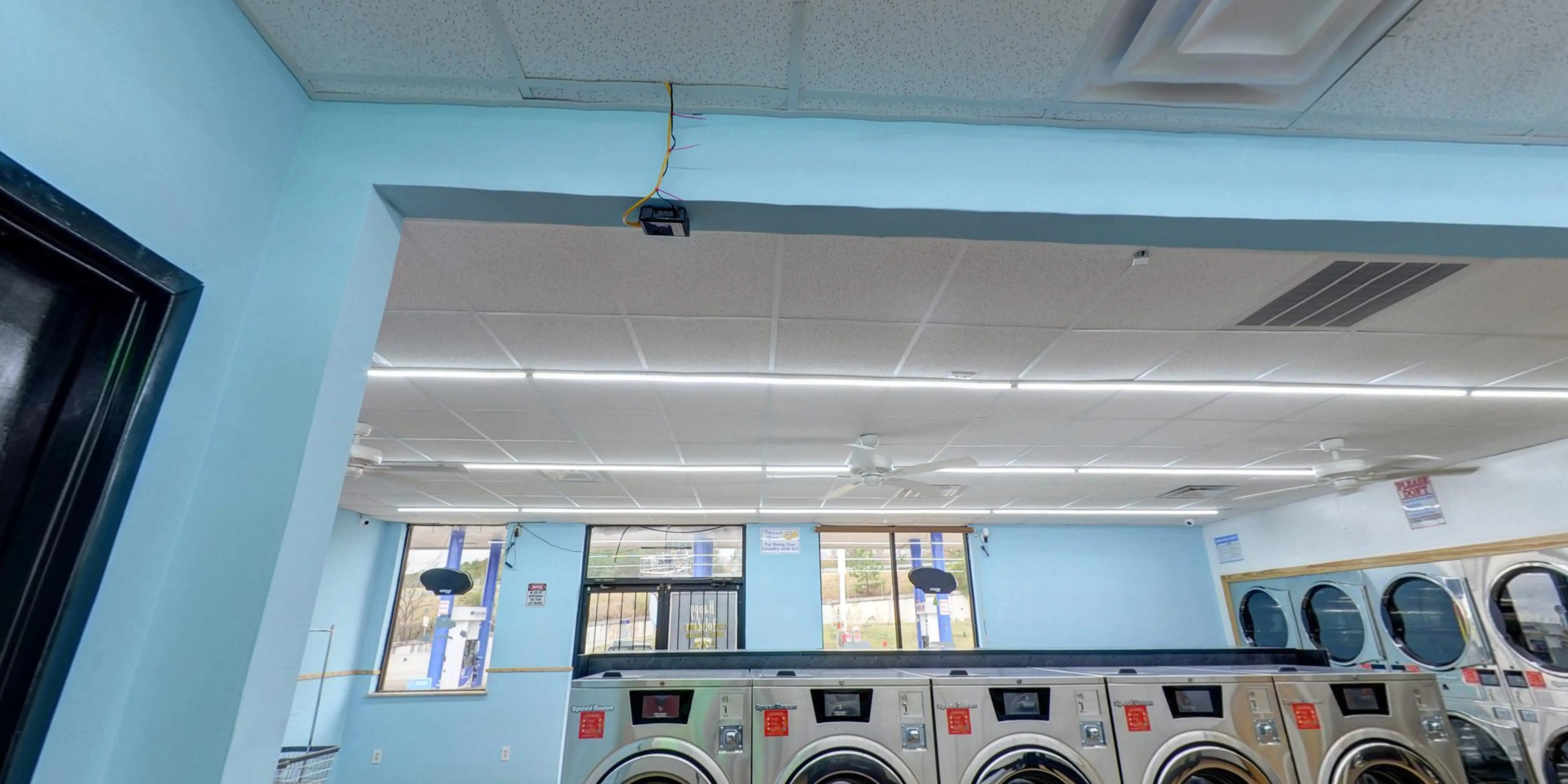 Brighton Laundromat thumbnail 16