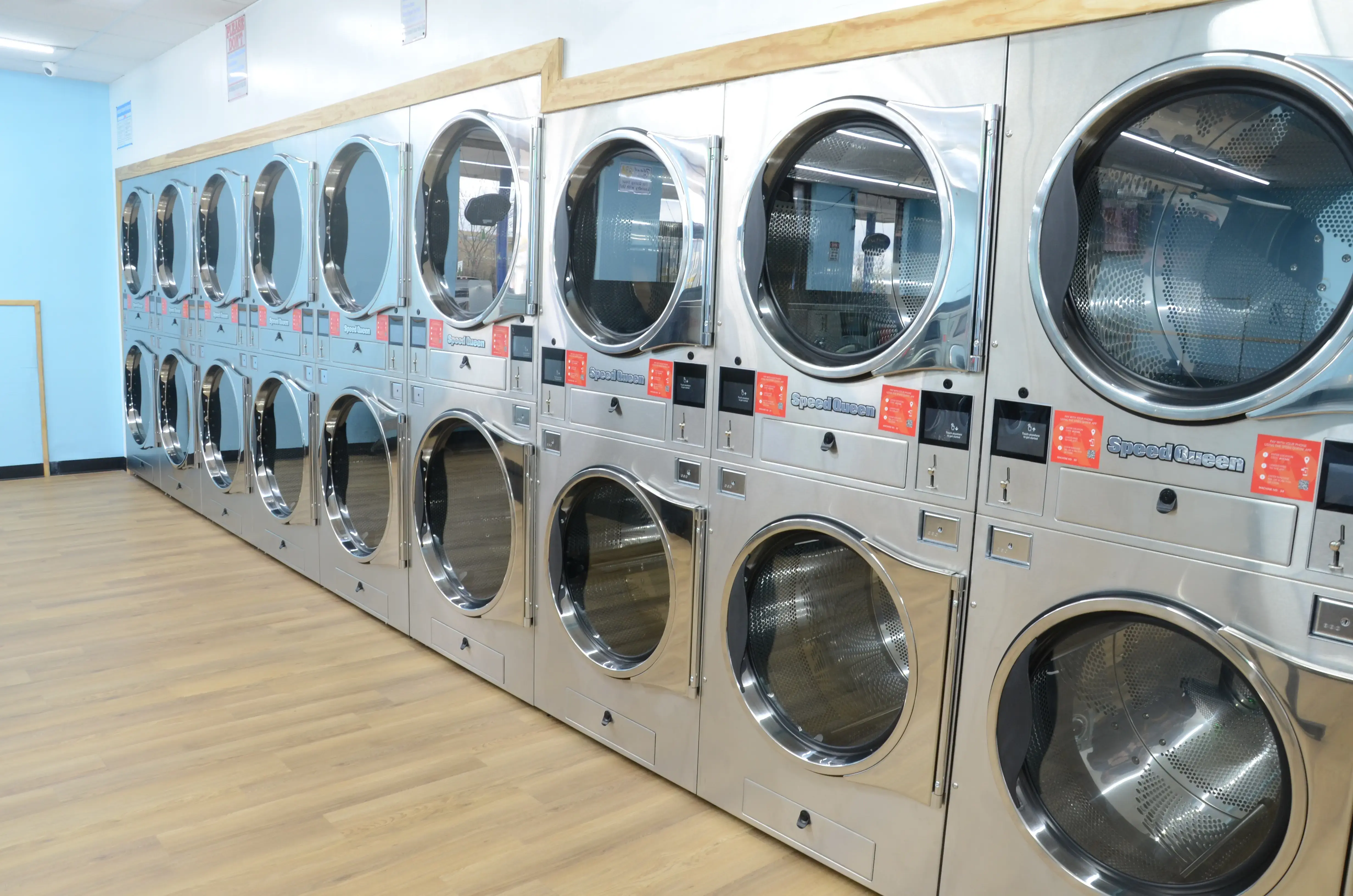 Brighton Laundromat thumbnail 6