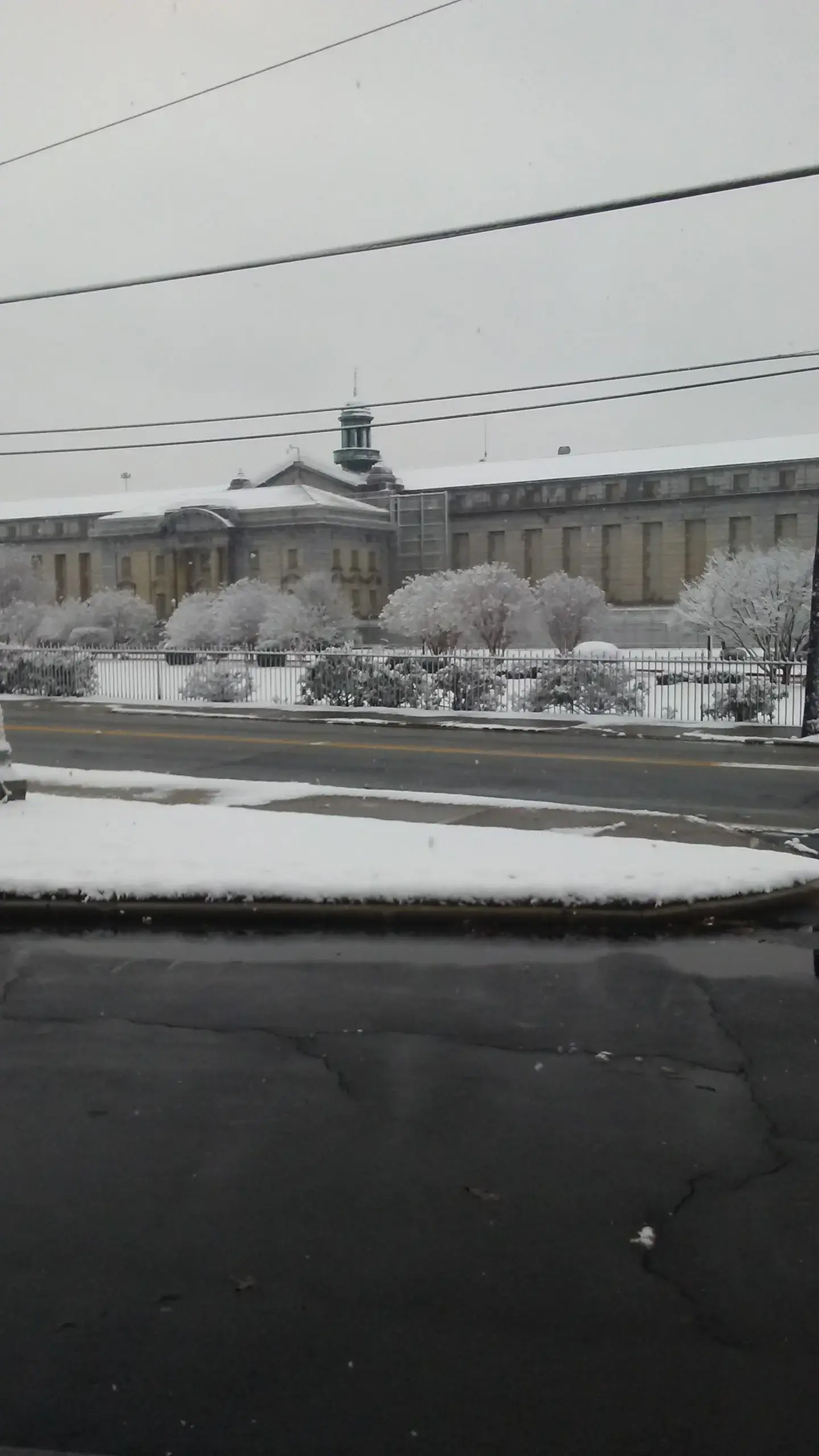 Brite Bubbles Laundry Services thumbnail 15