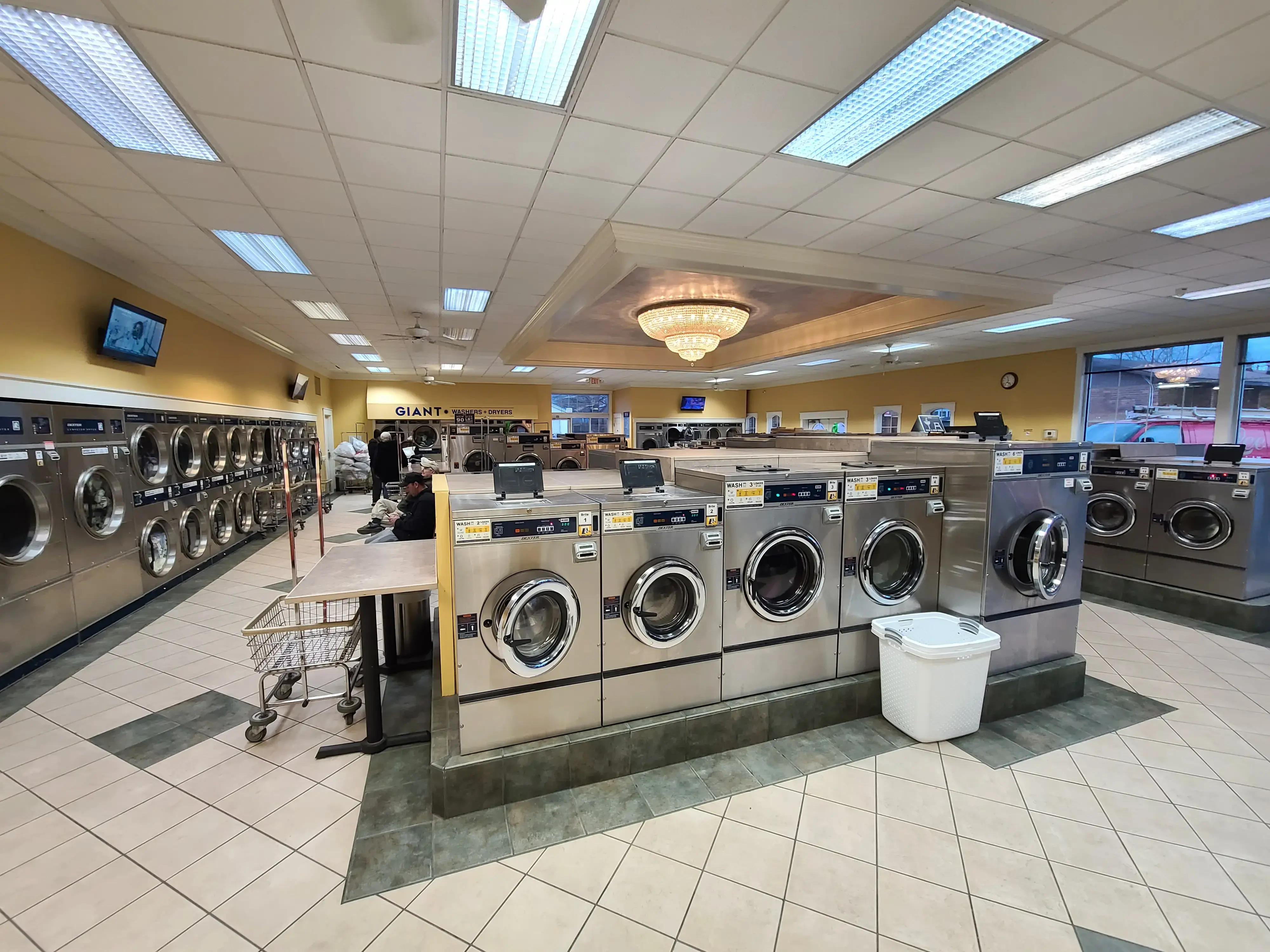 Brite Laundry Center - Image 1
