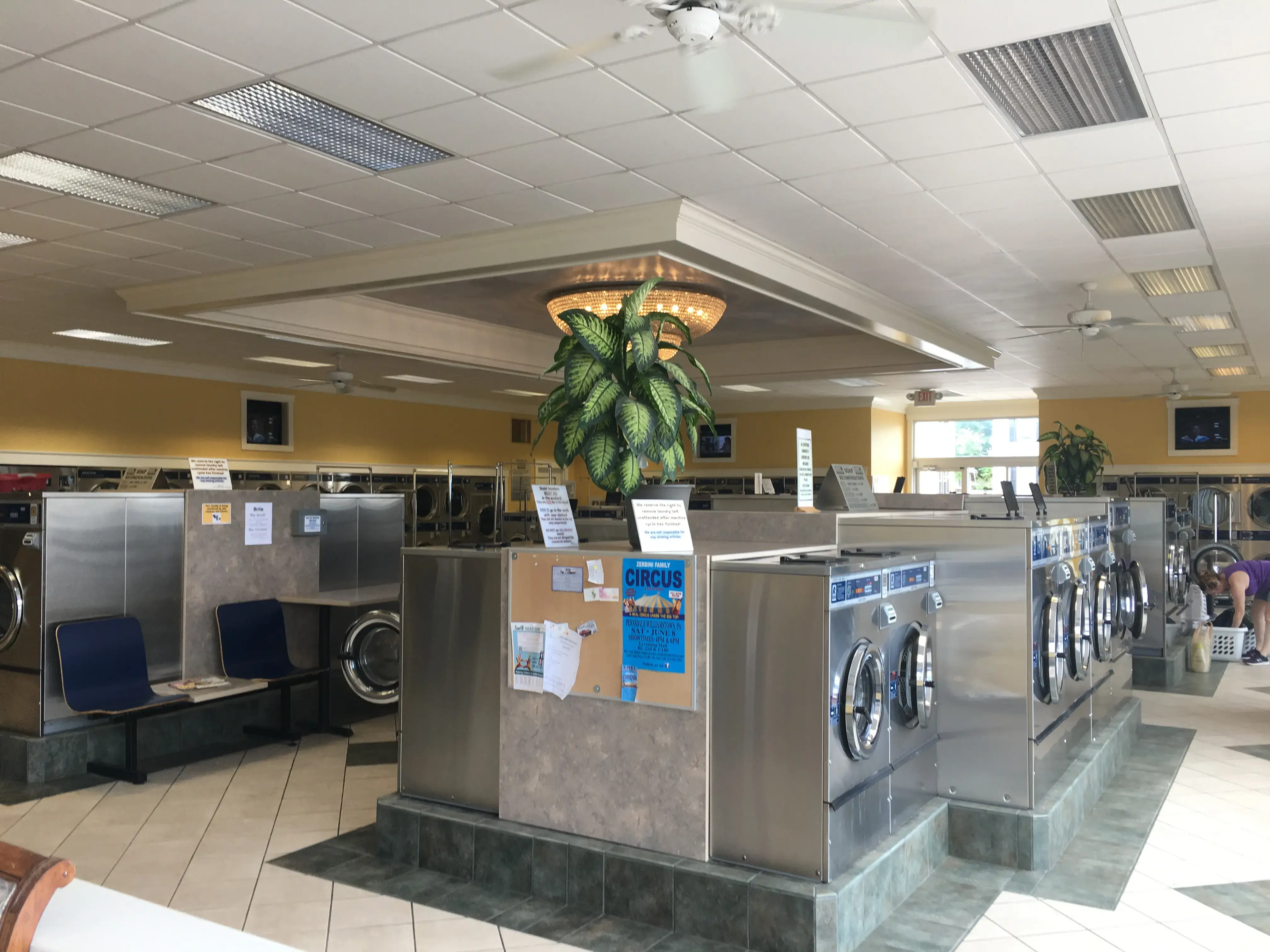 Brite Laundry Center thumbnail 11