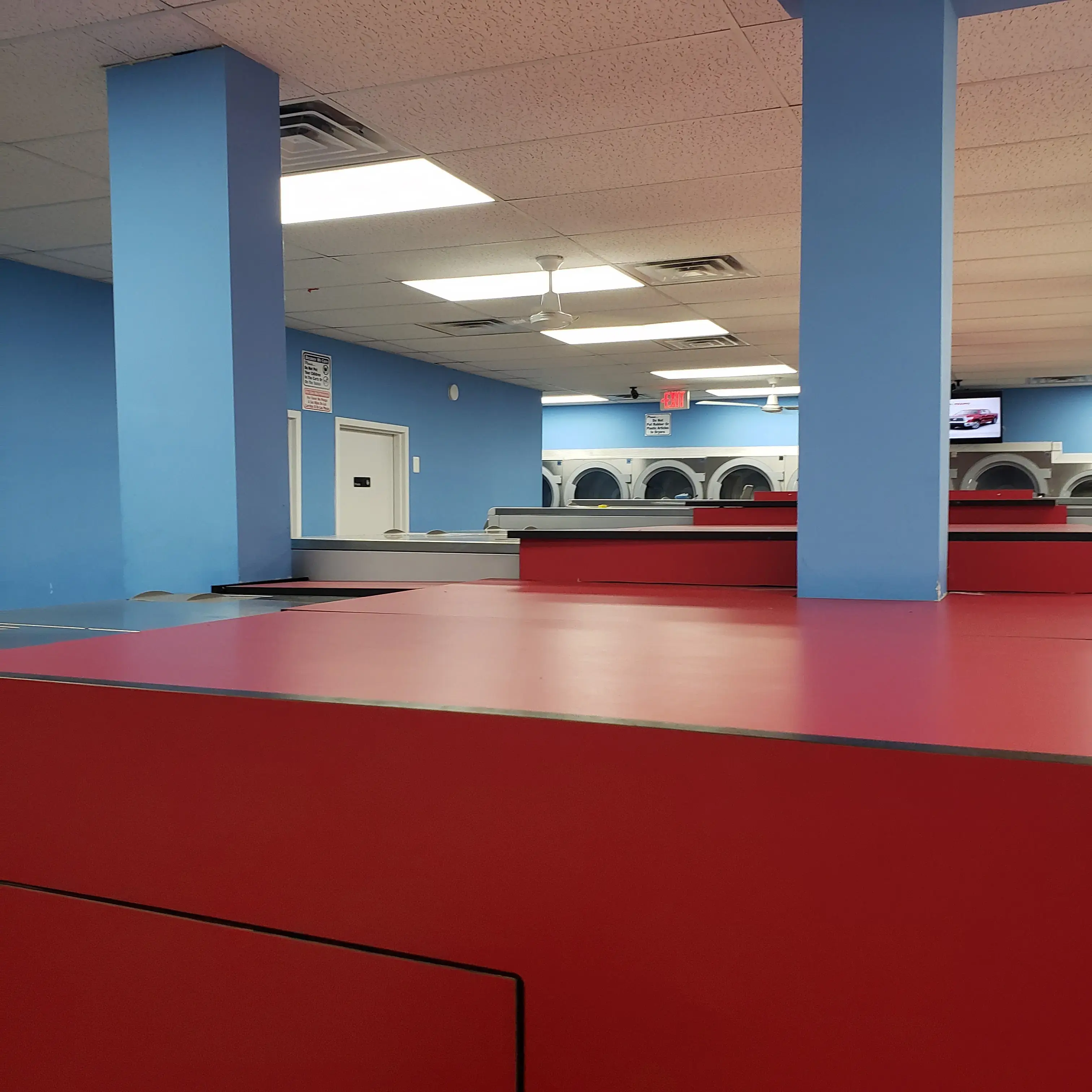 BRITE N CLEAN LAUNDROMAT thumbnail 10