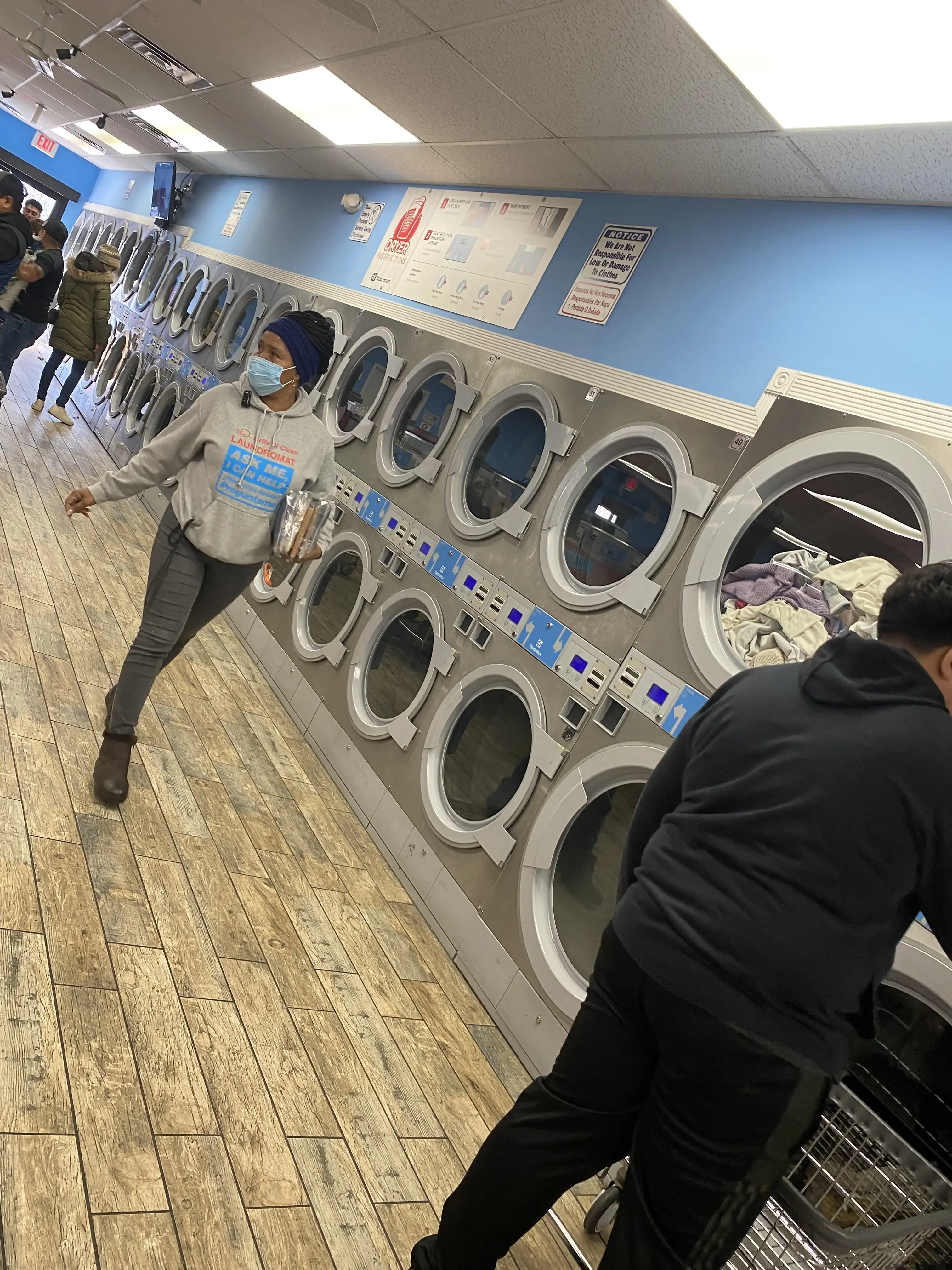 BRITE N CLEAN LAUNDROMAT - Image 16