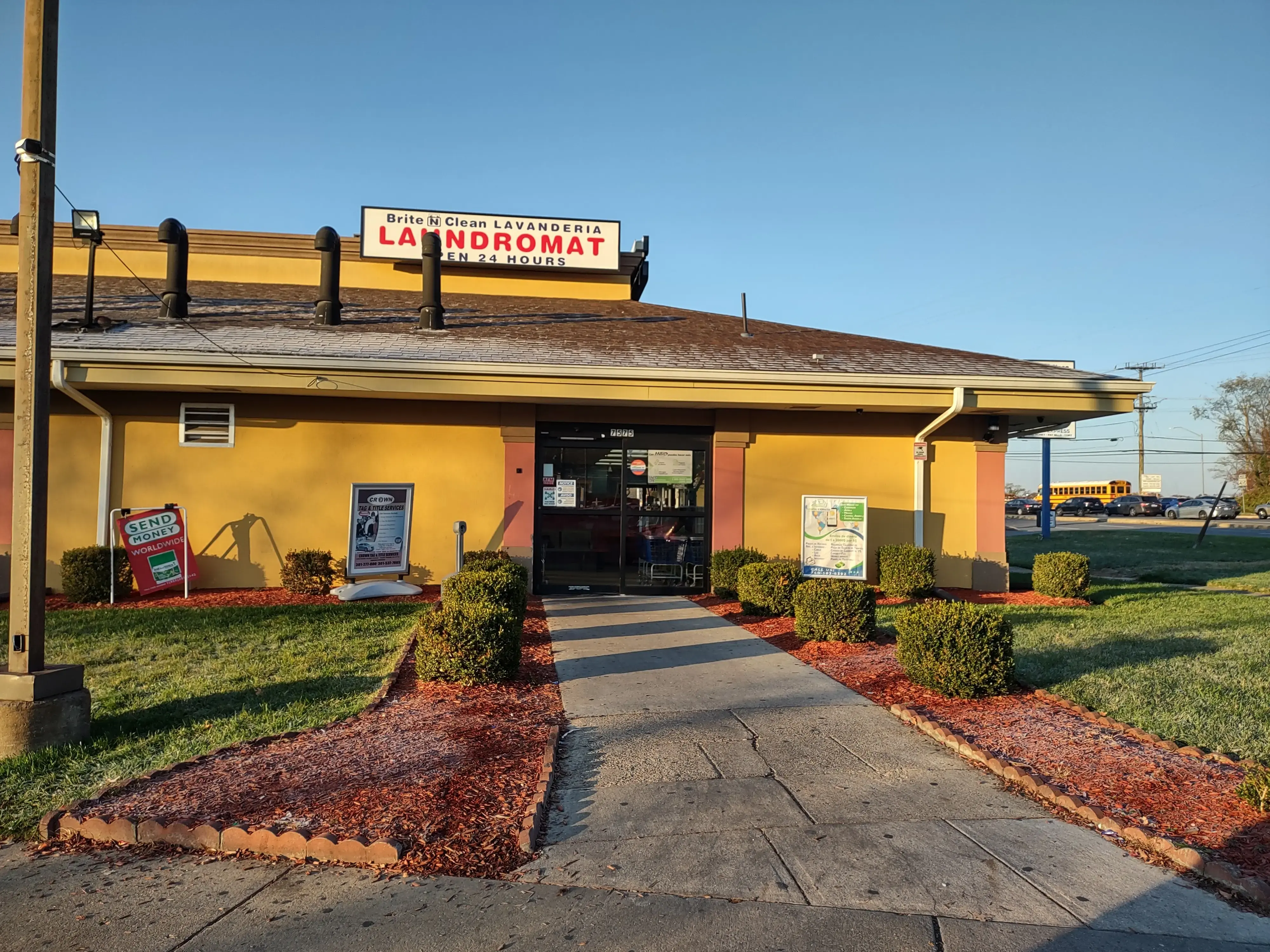 BRITE N CLEAN LAUNDROMAT - Image 3