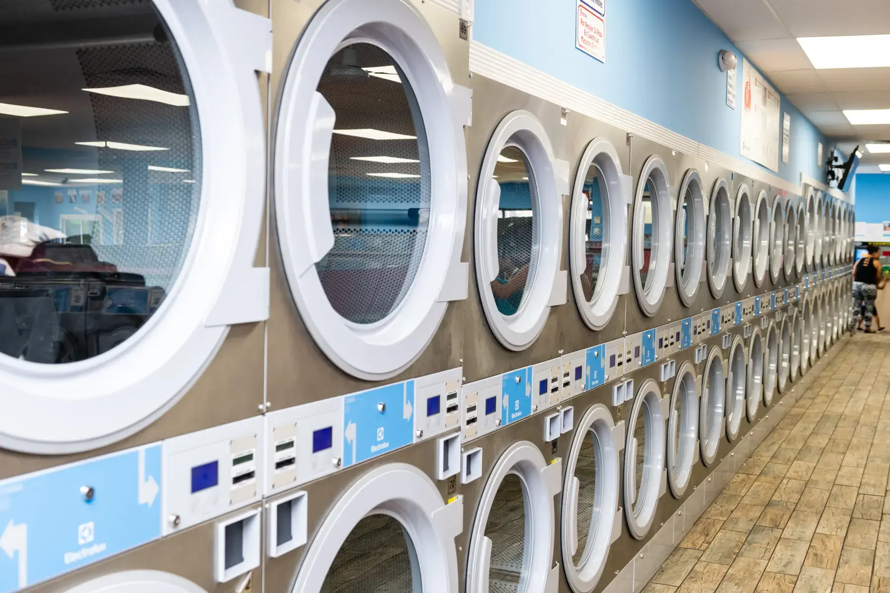 BRITE N CLEAN LAUNDROMAT - Image 1