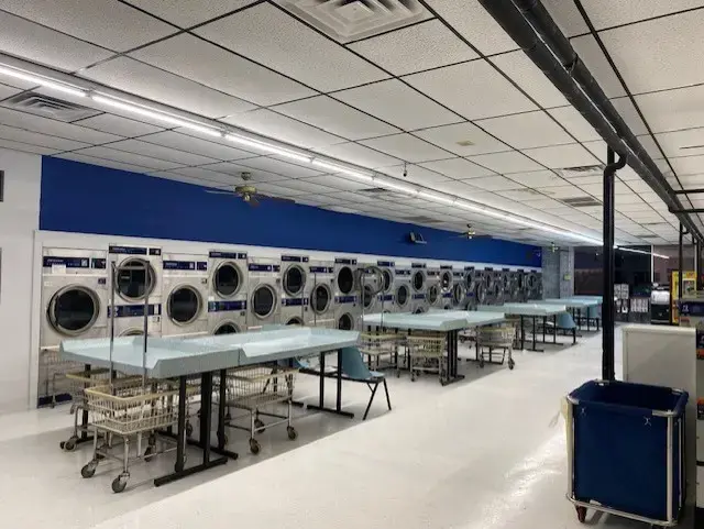 Brite N' Clean Laundromat Ludington - Image 1