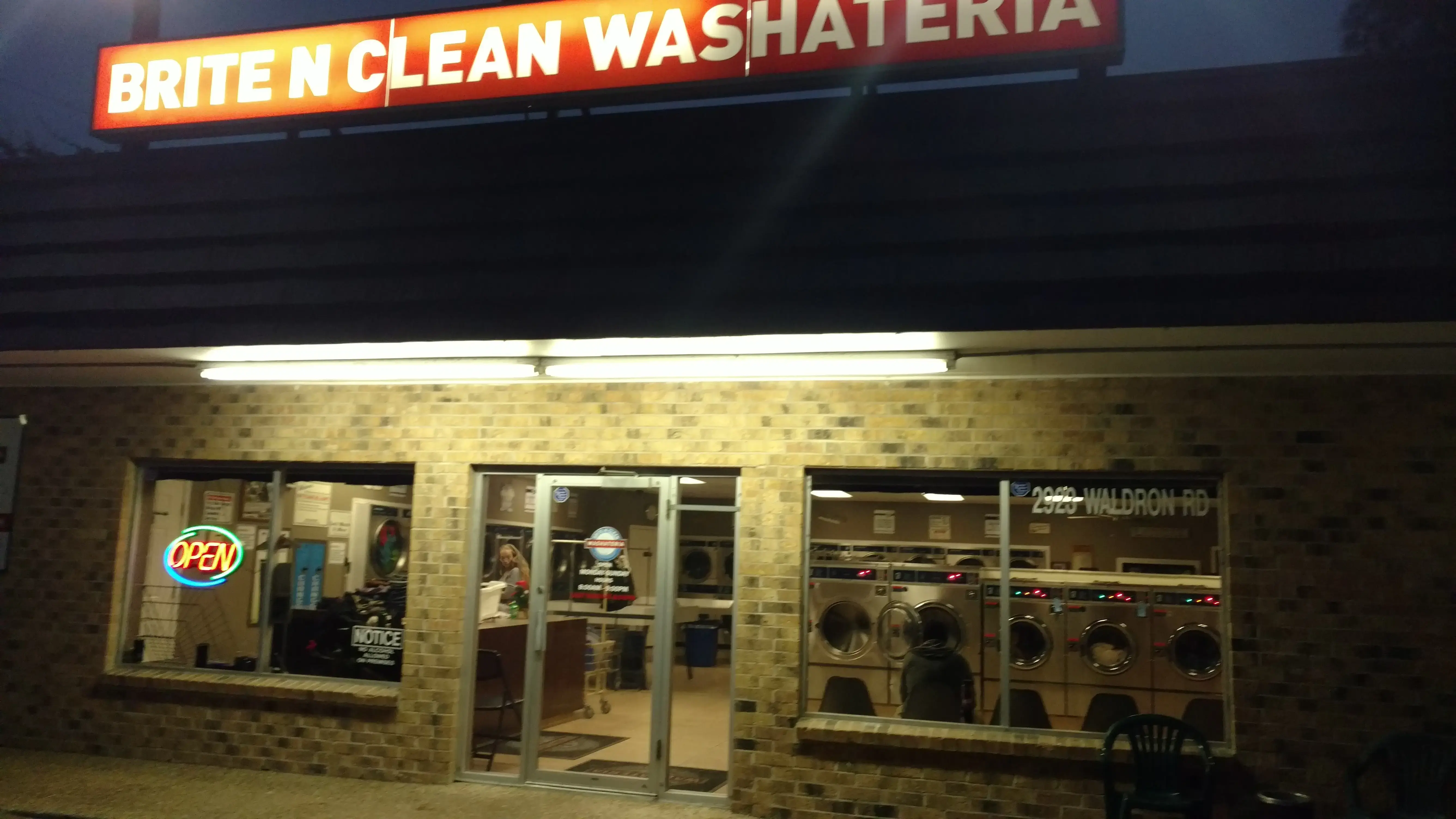 Brite N Clean Washateria - Image 8