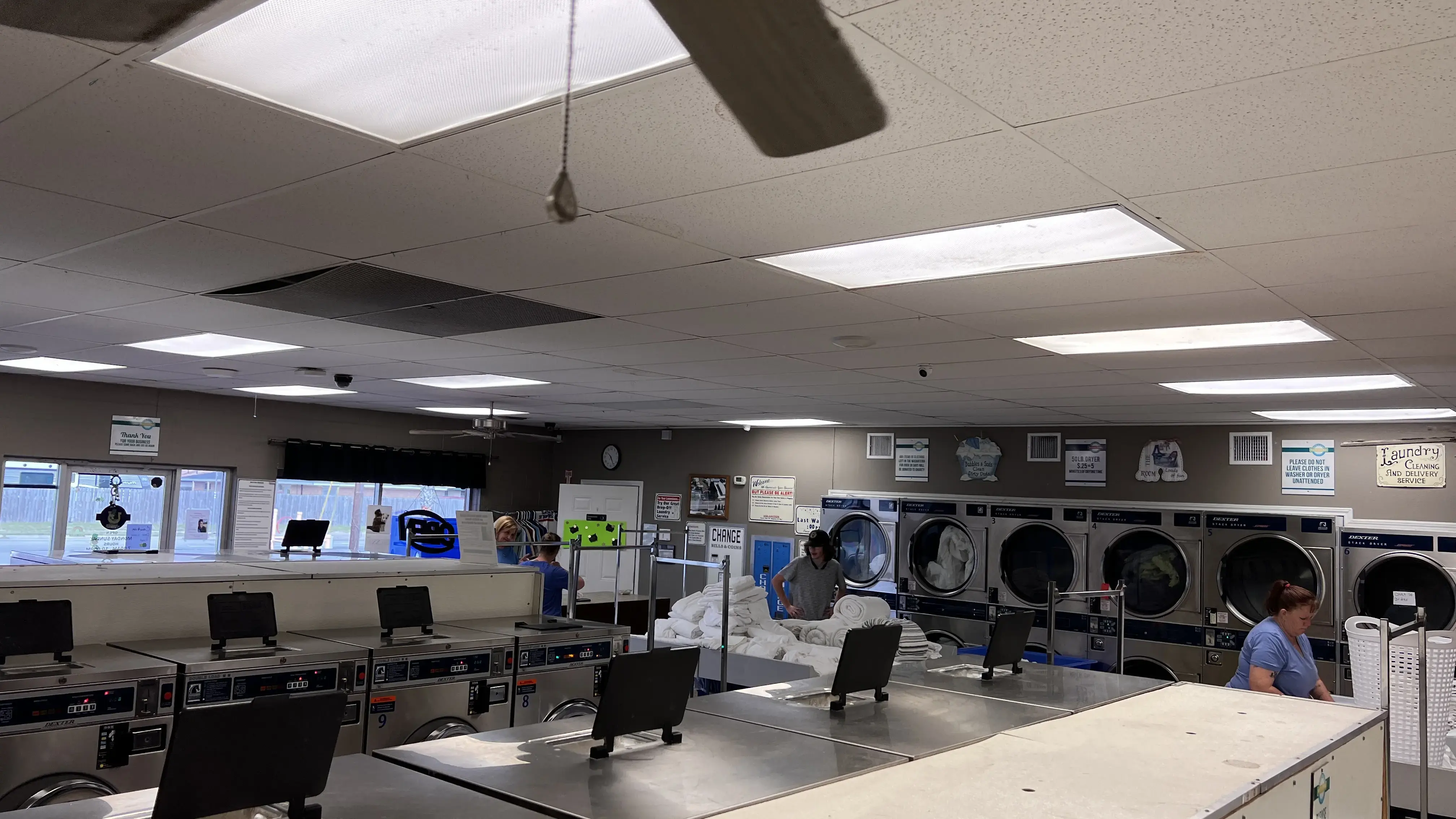 Brite N Clean Washateria - Image 18