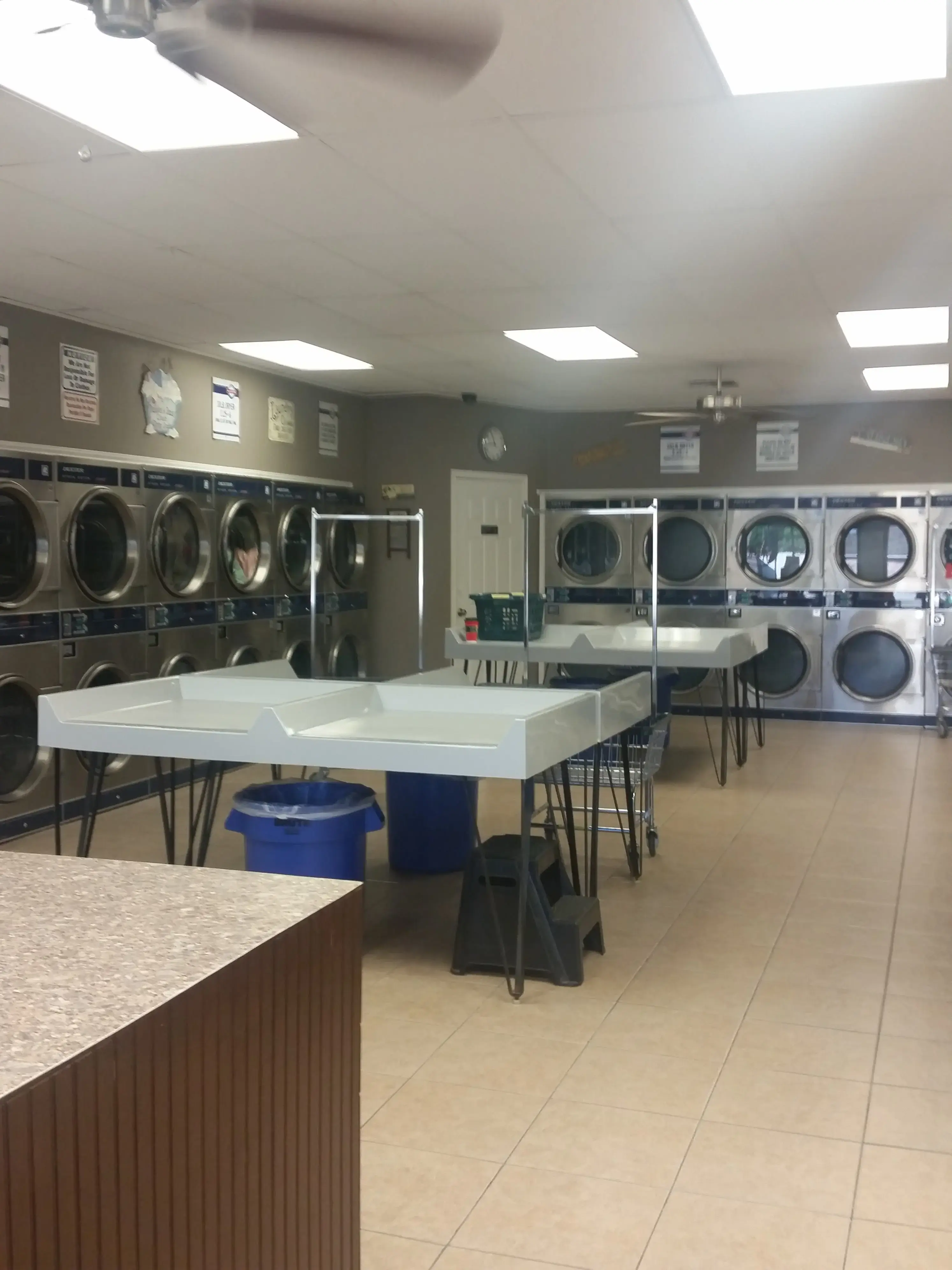 Brite N Clean Washateria - Image 19