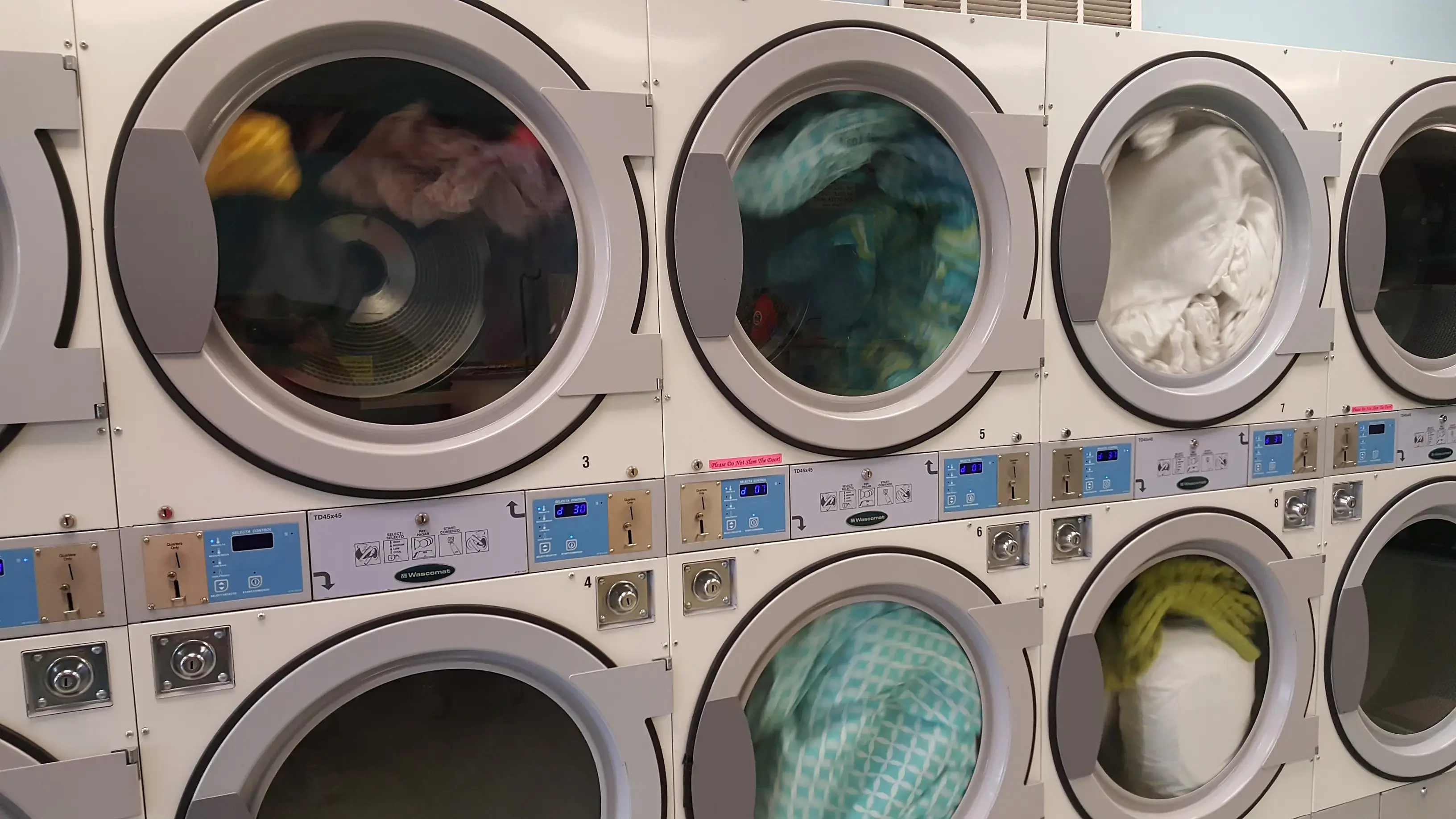 Brite Scene Laundromat thumbnail 11