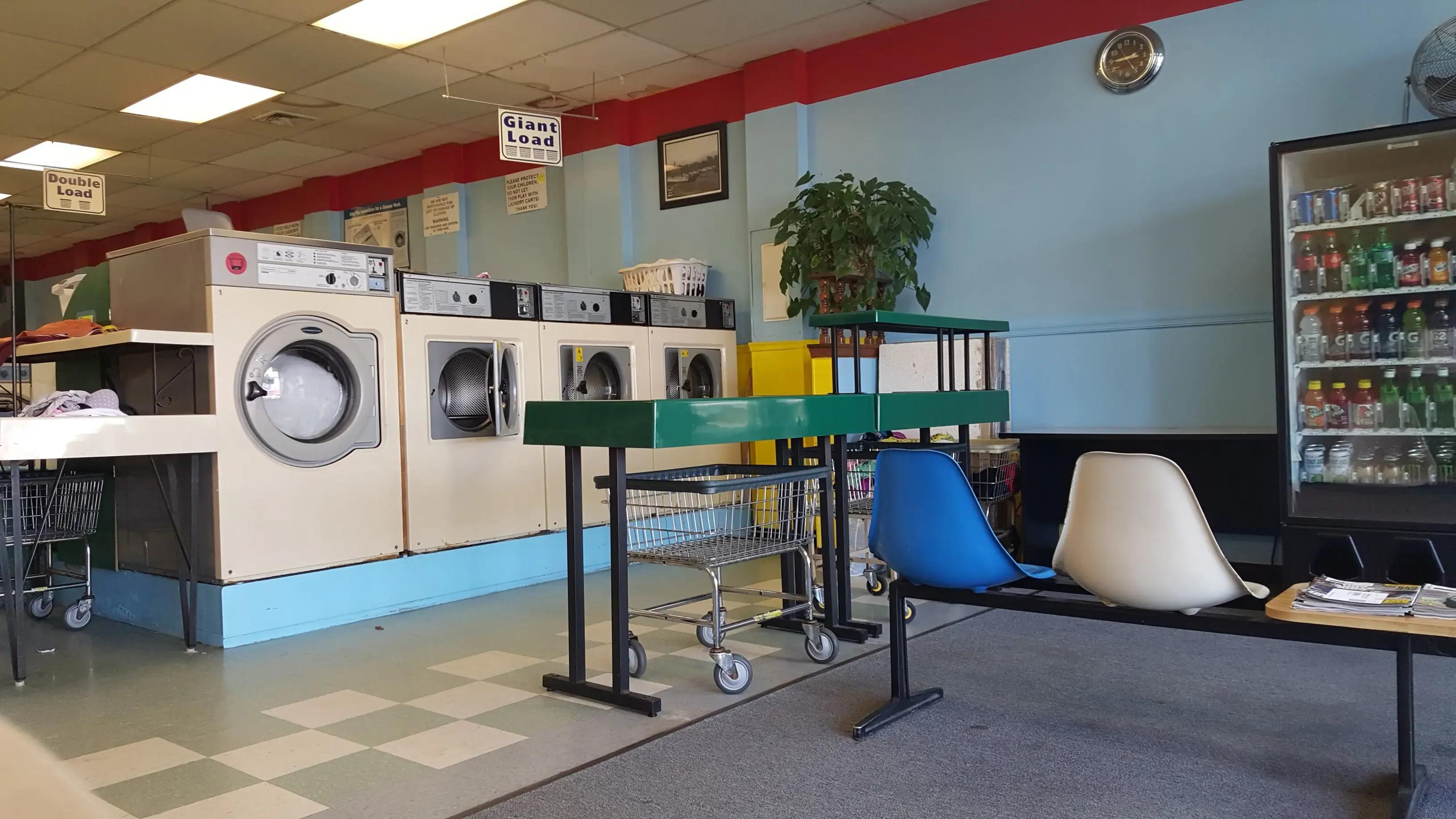 Brite Scene Laundromat - Image 20