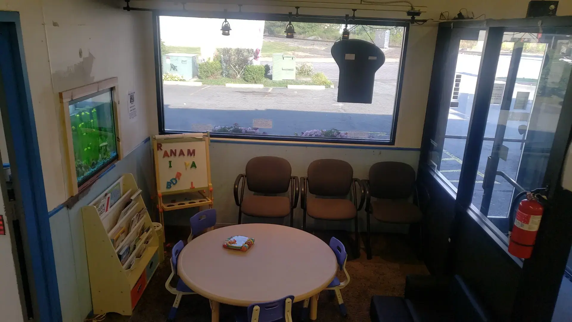 Brite Way Laundromat - Image 19