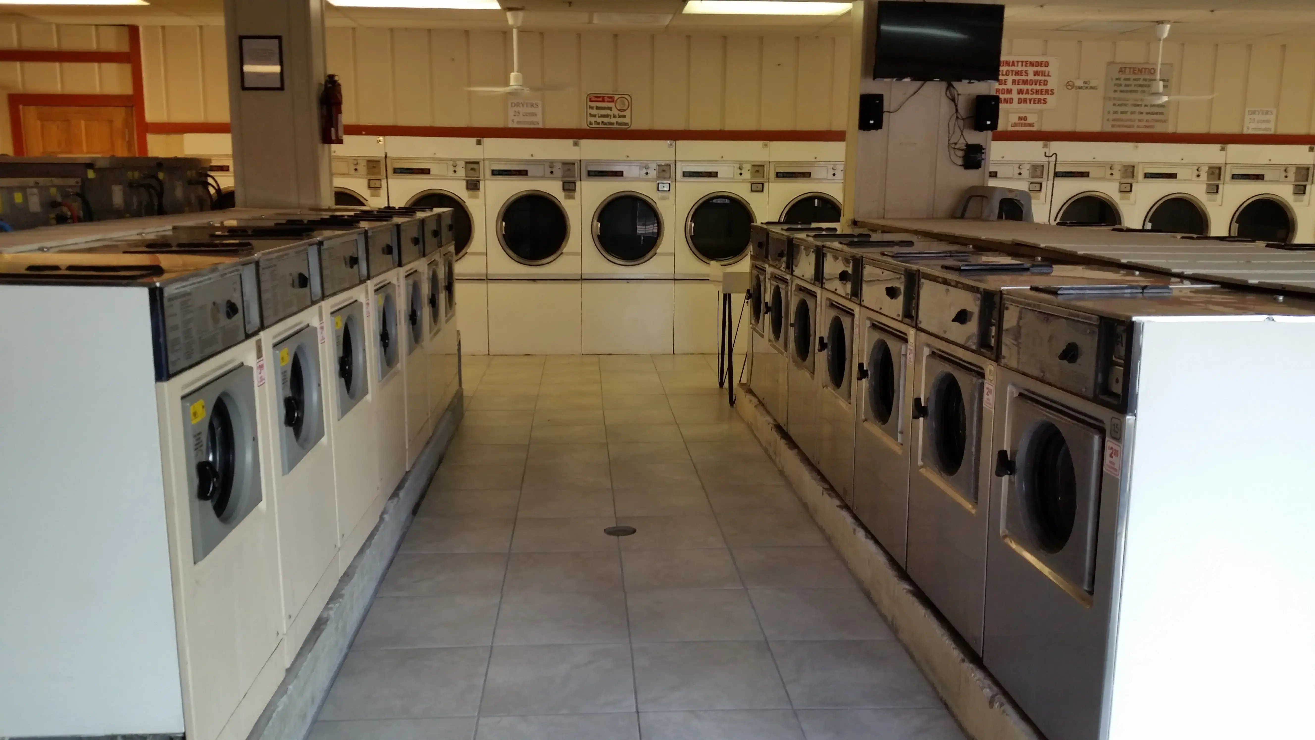 Broad Street Laundry & Car Wash thumbnail 7