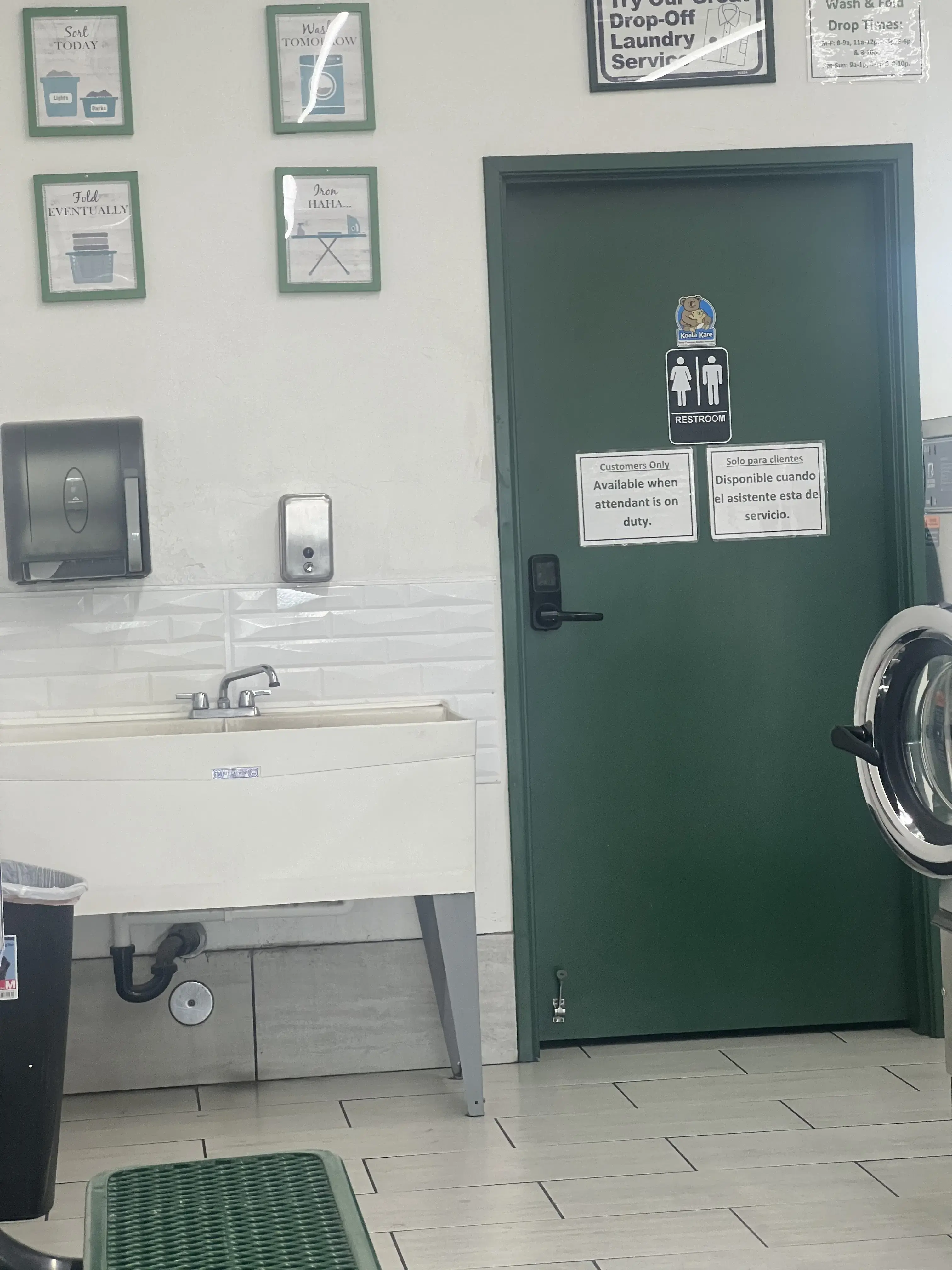 Broadway Laundromat thumbnail 19