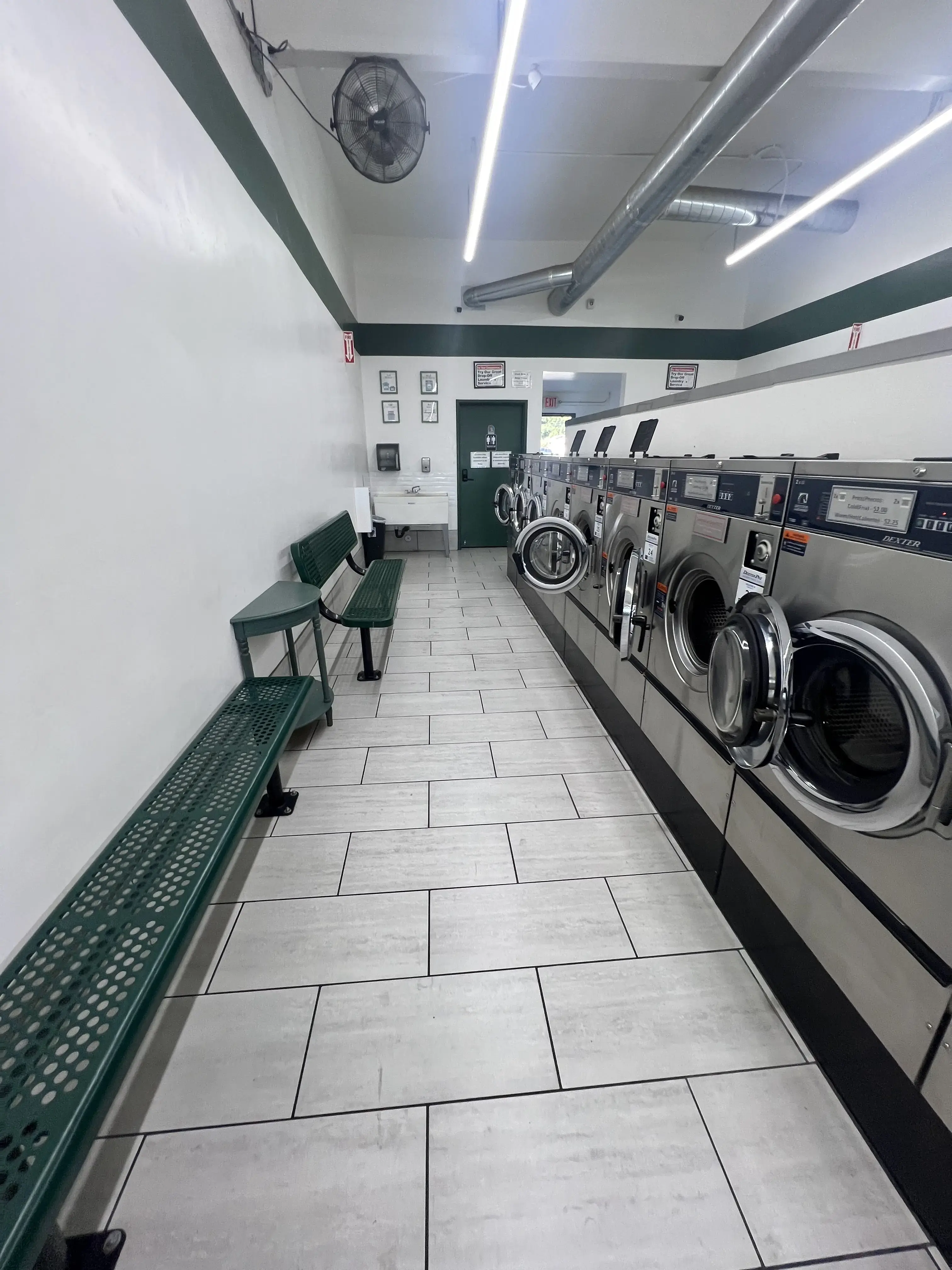 Broadway Laundromat thumbnail 2