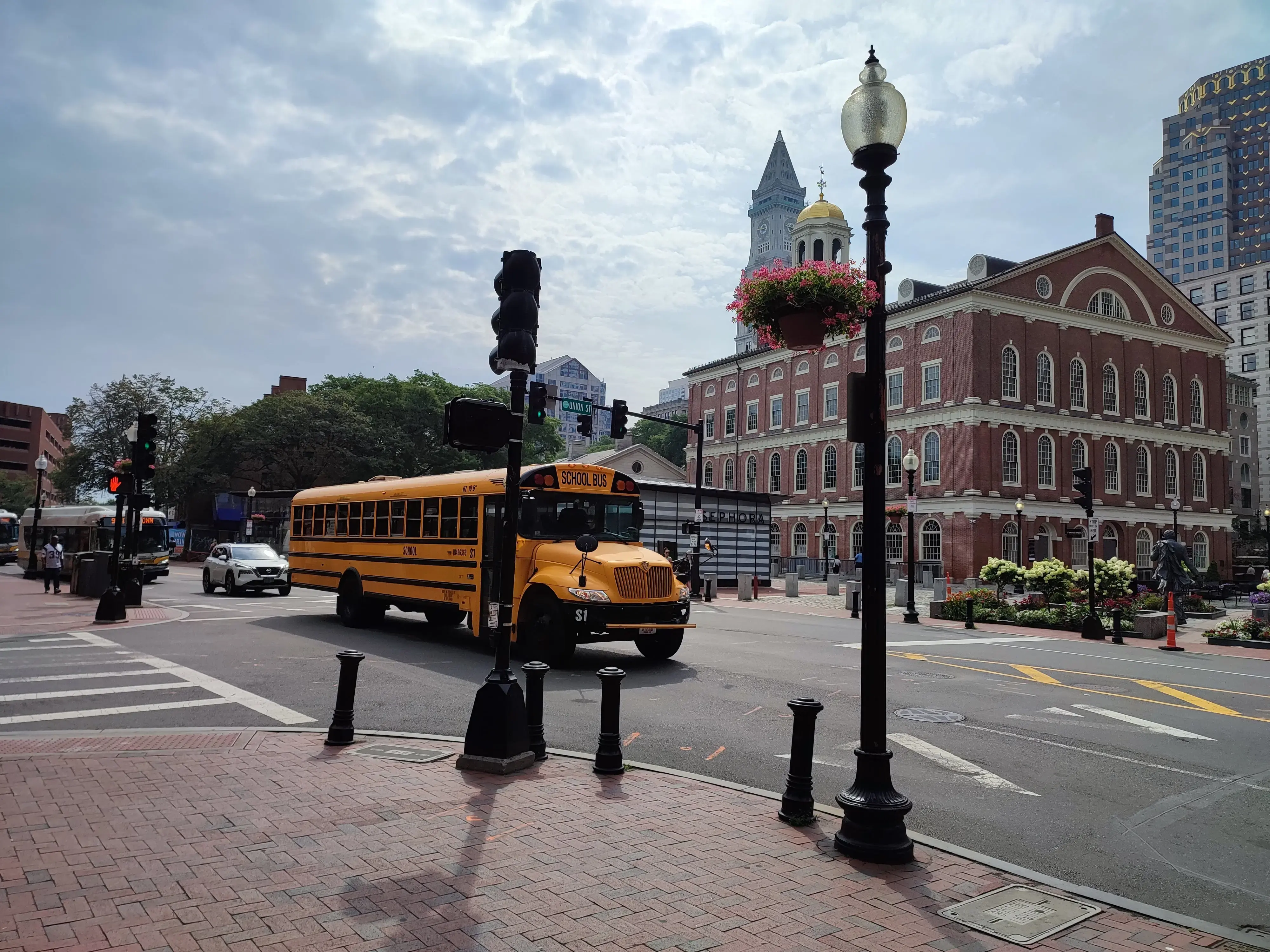 Broadway Laundromat - Image 7