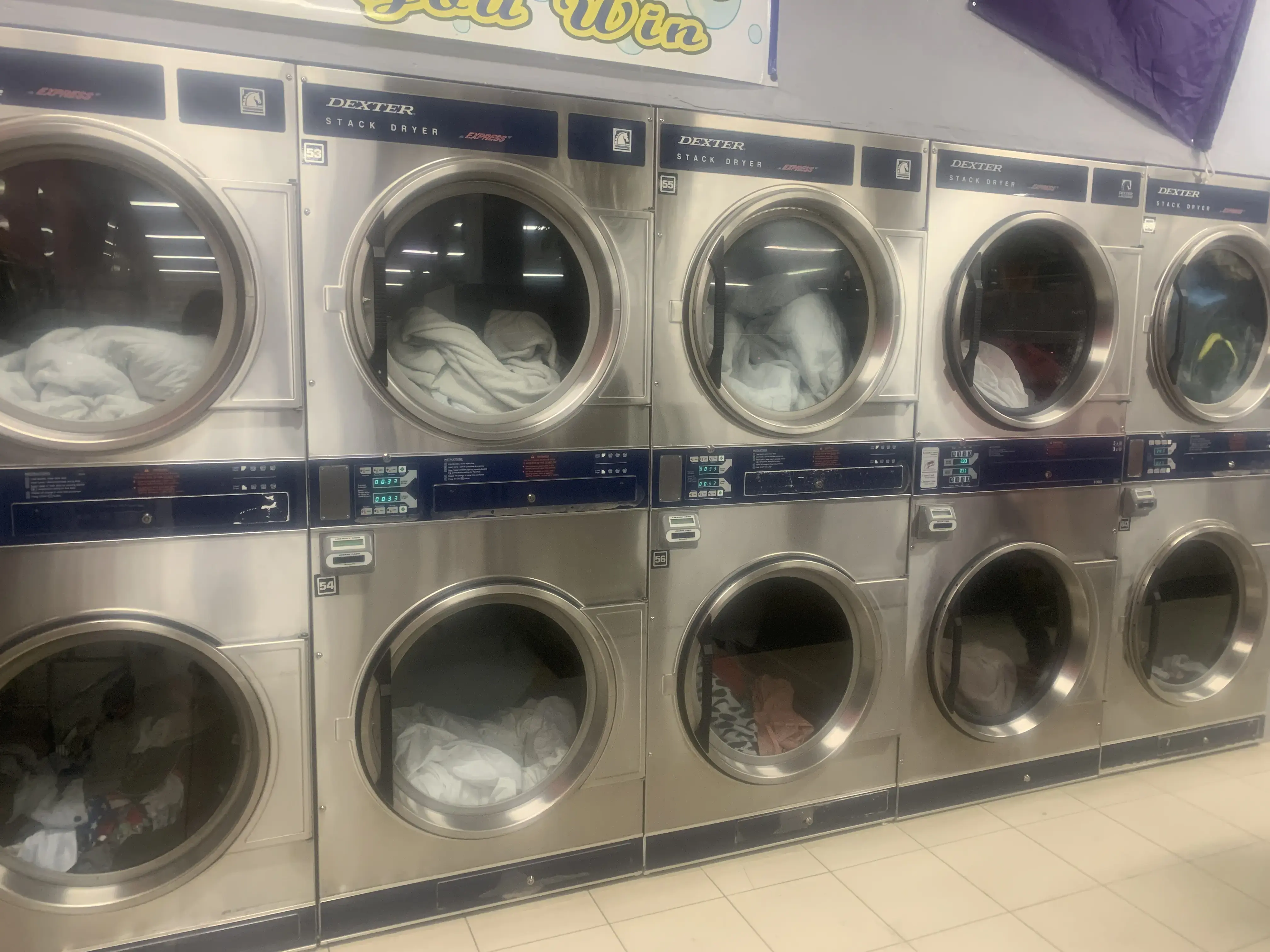 Broadway Laundromat - Image 20