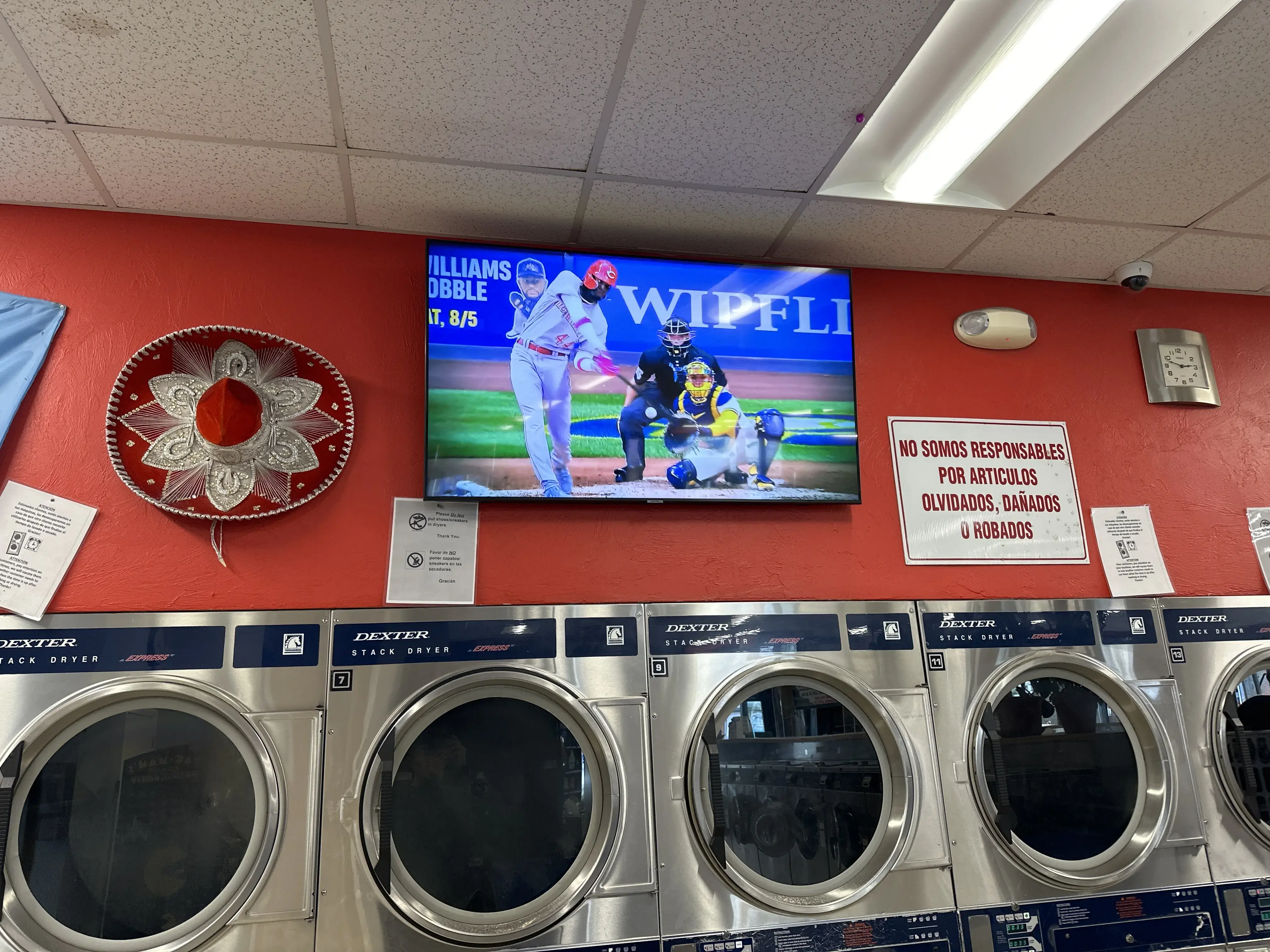Broadway Laundromat thumbnail 1