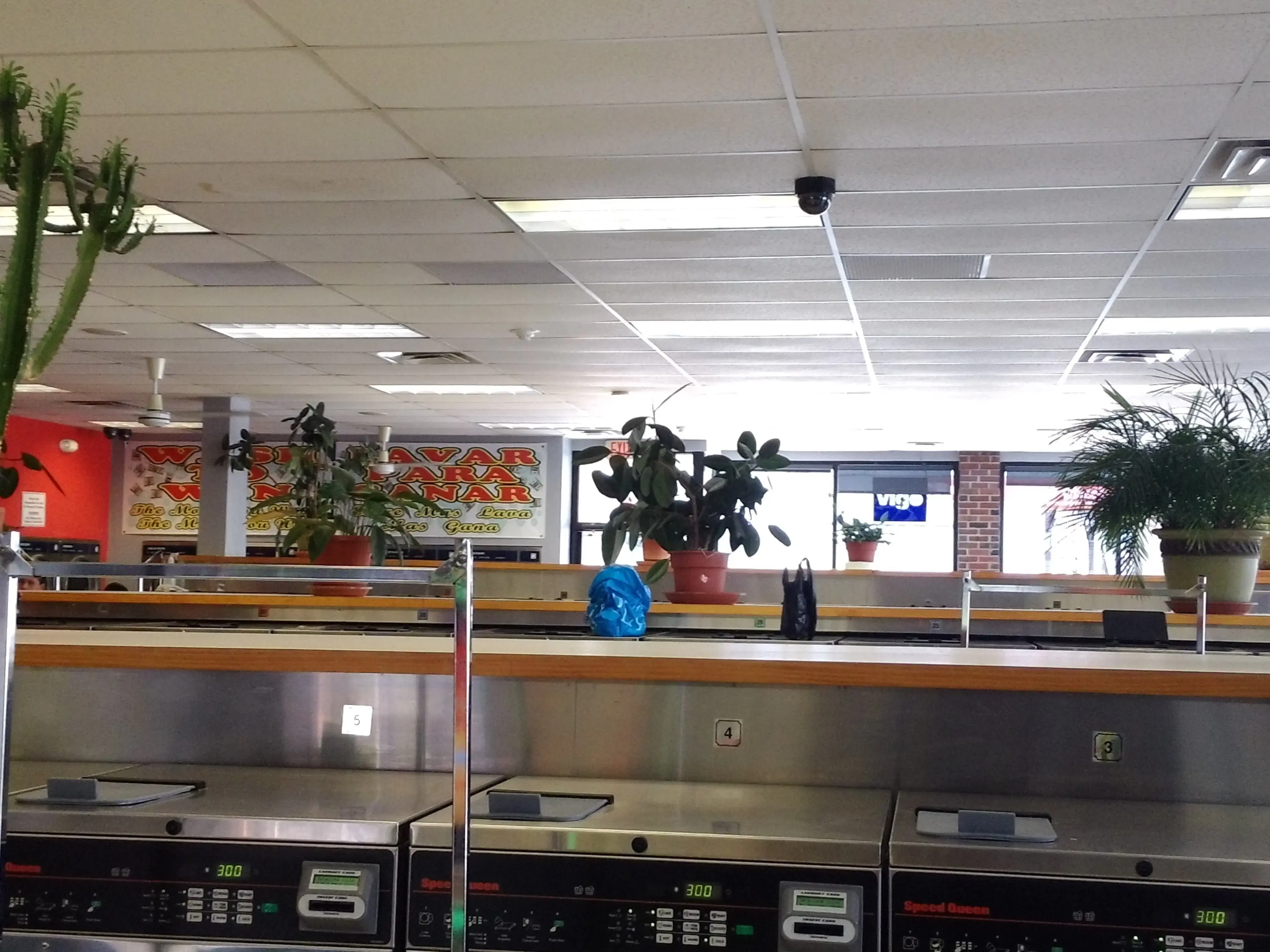 Broadway Laundromat thumbnail 4