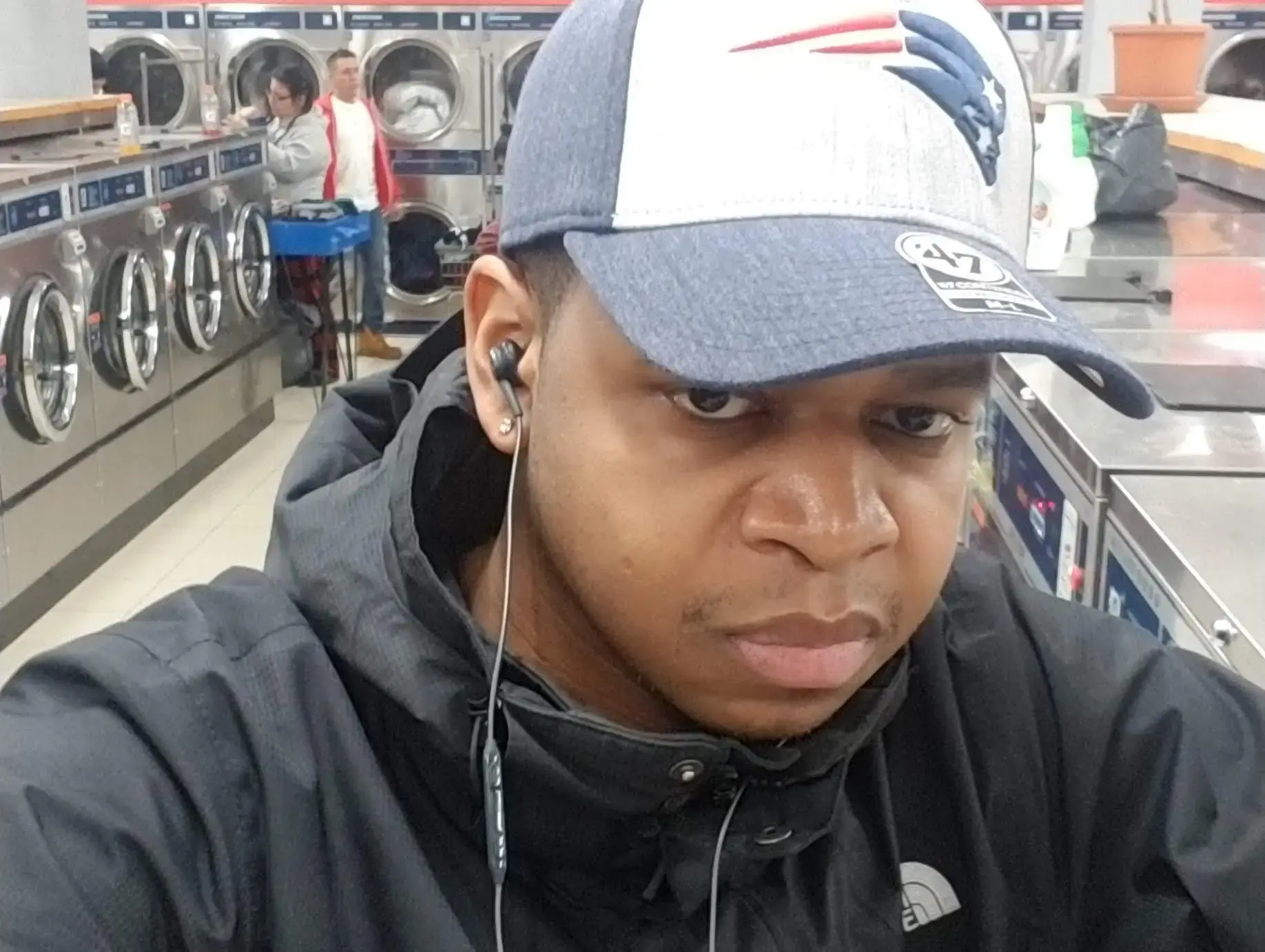 Broadway Laundromat thumbnail 18