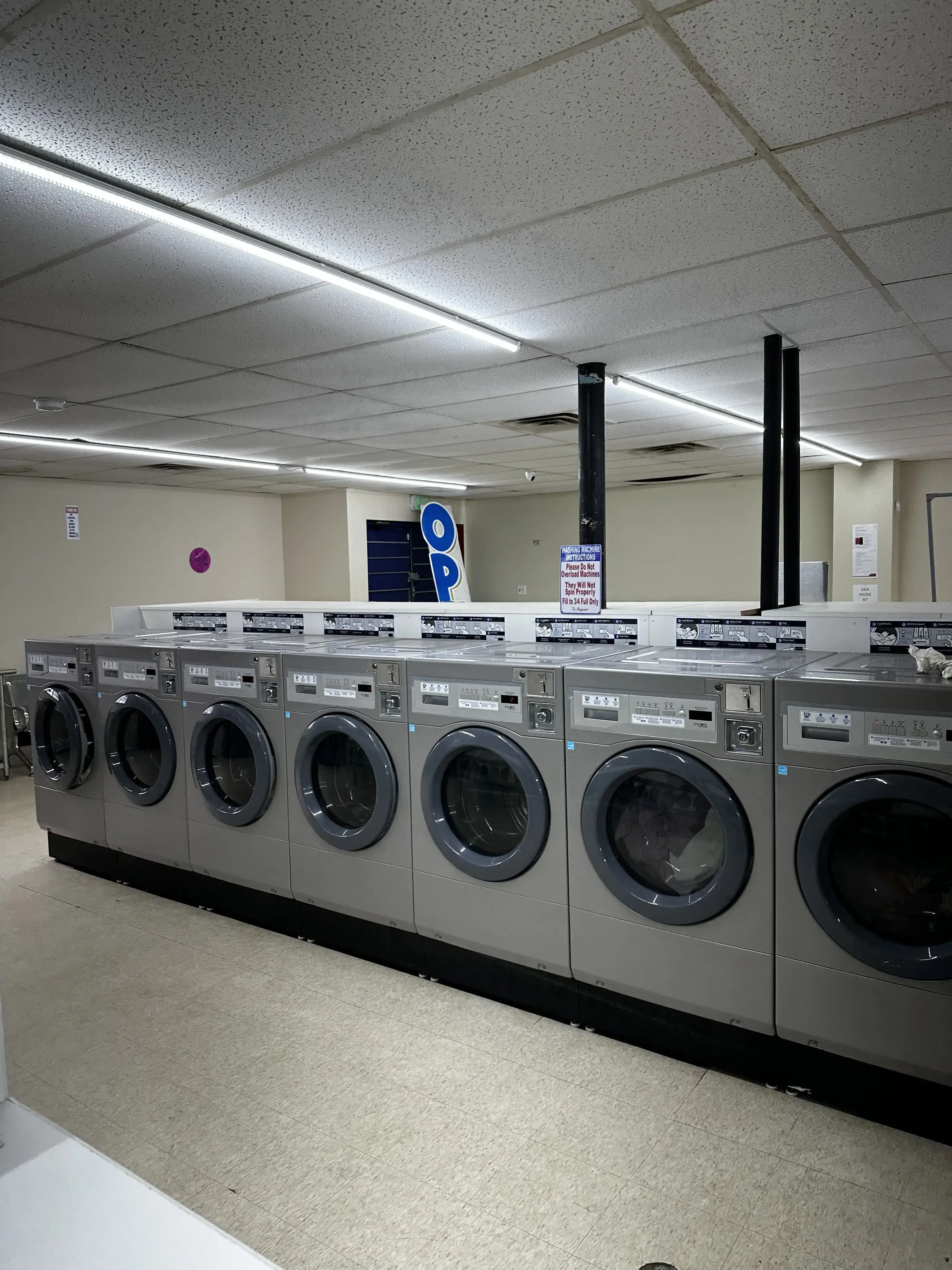 Broadway Laundry Mart thumbnail 5