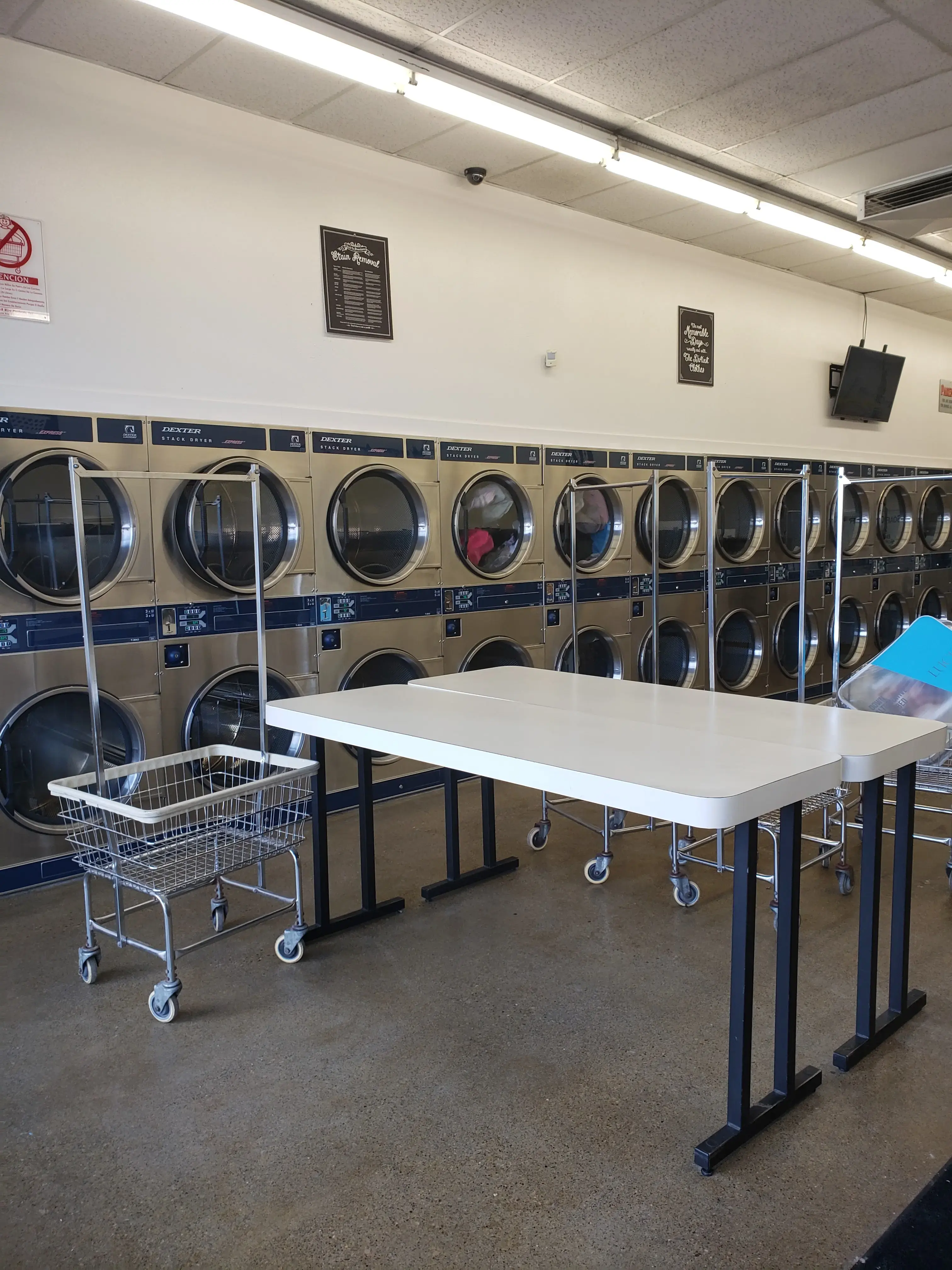 Broadway Wash N Dry - Image 6