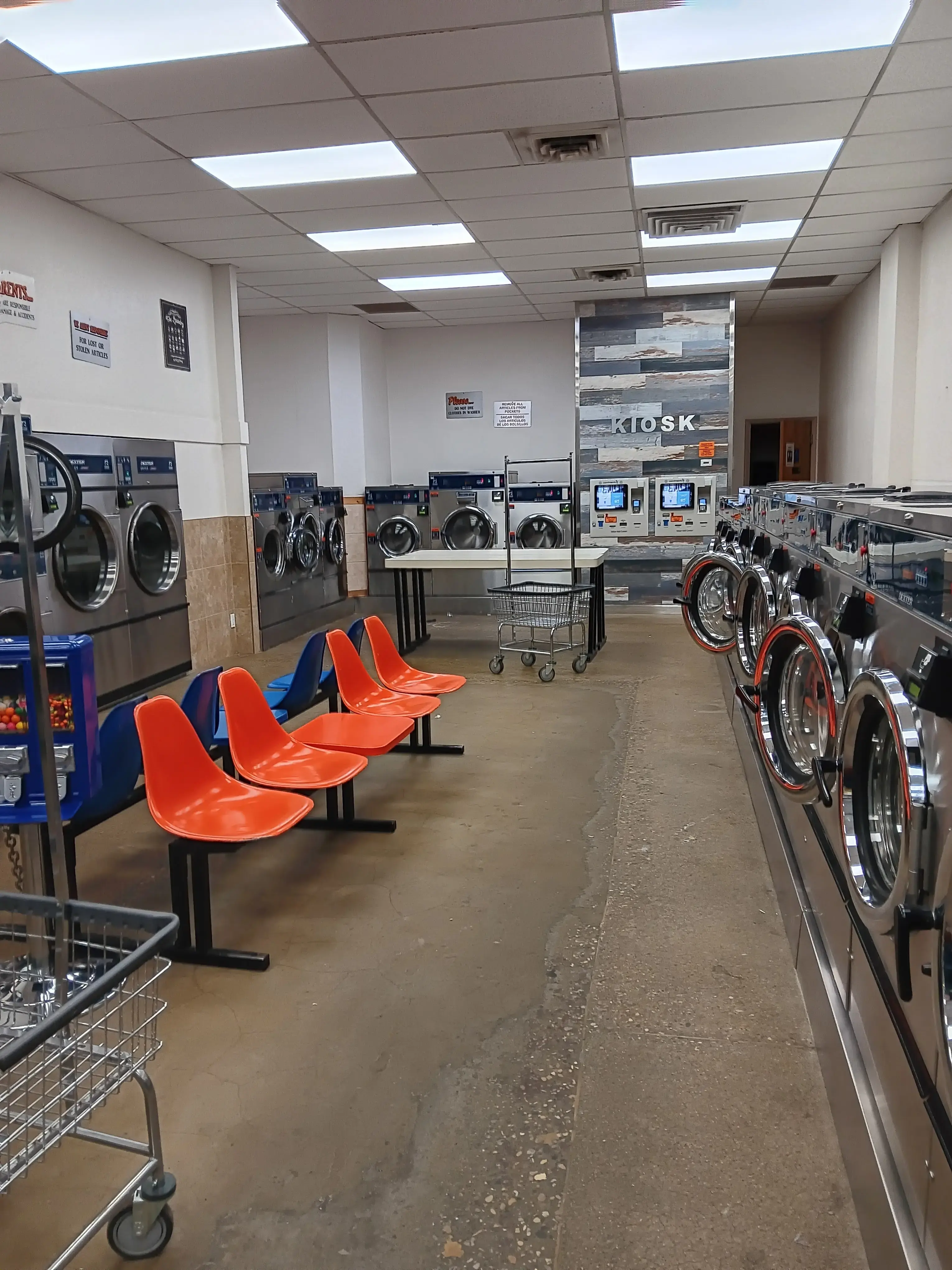 Broadway Wash N Dry - Image 1