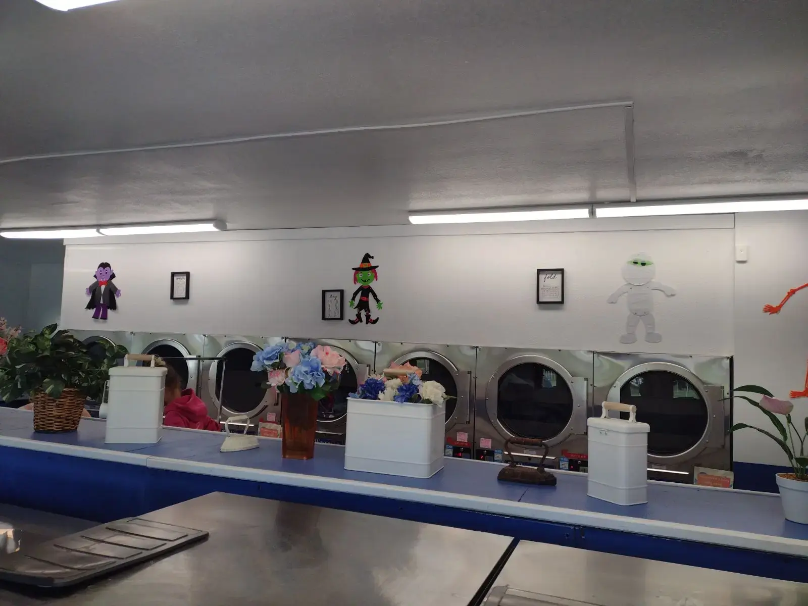 Brookfield Bubbles Laundromat thumbnail 7