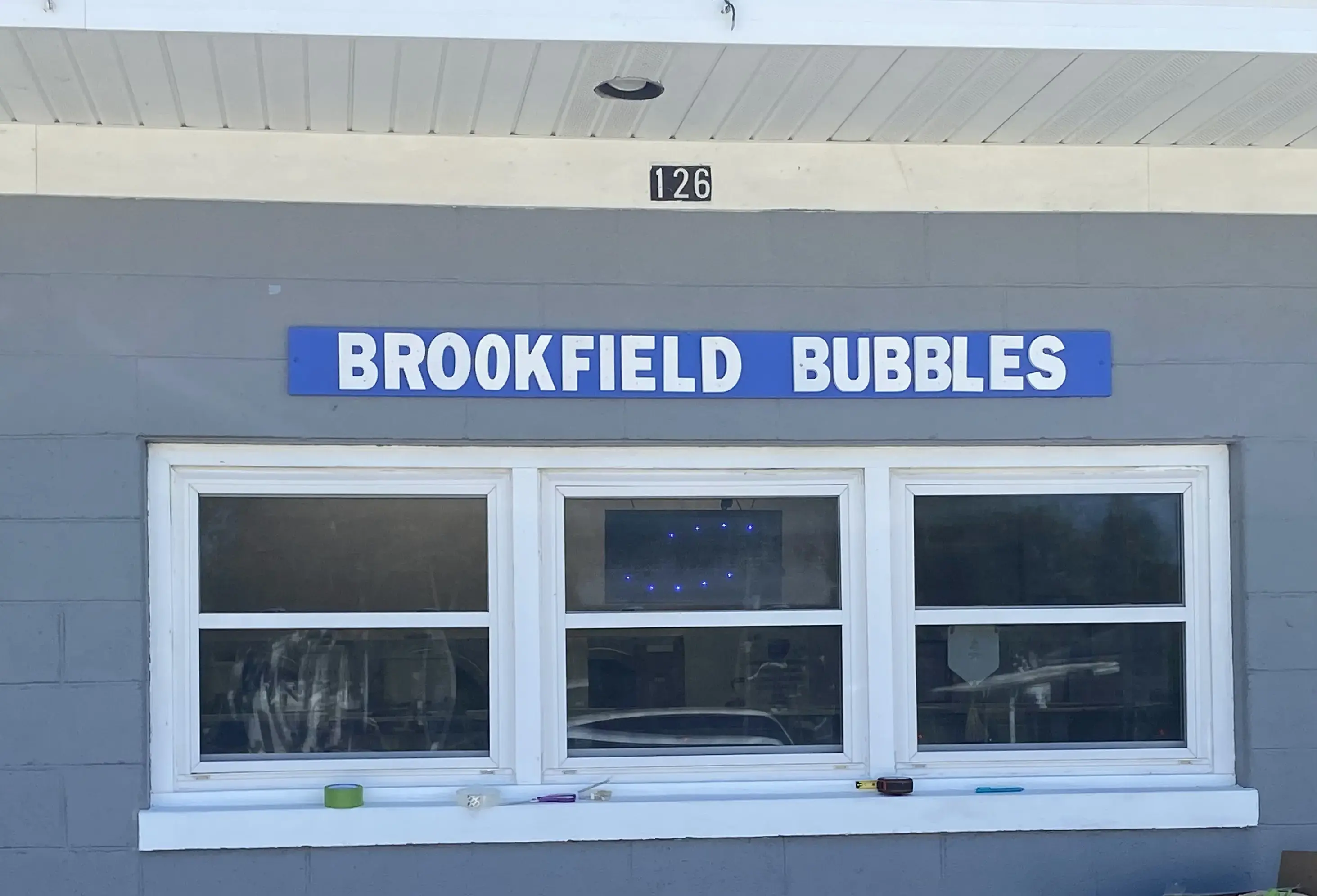 Brookfield Bubbles Laundromat thumbnail 8