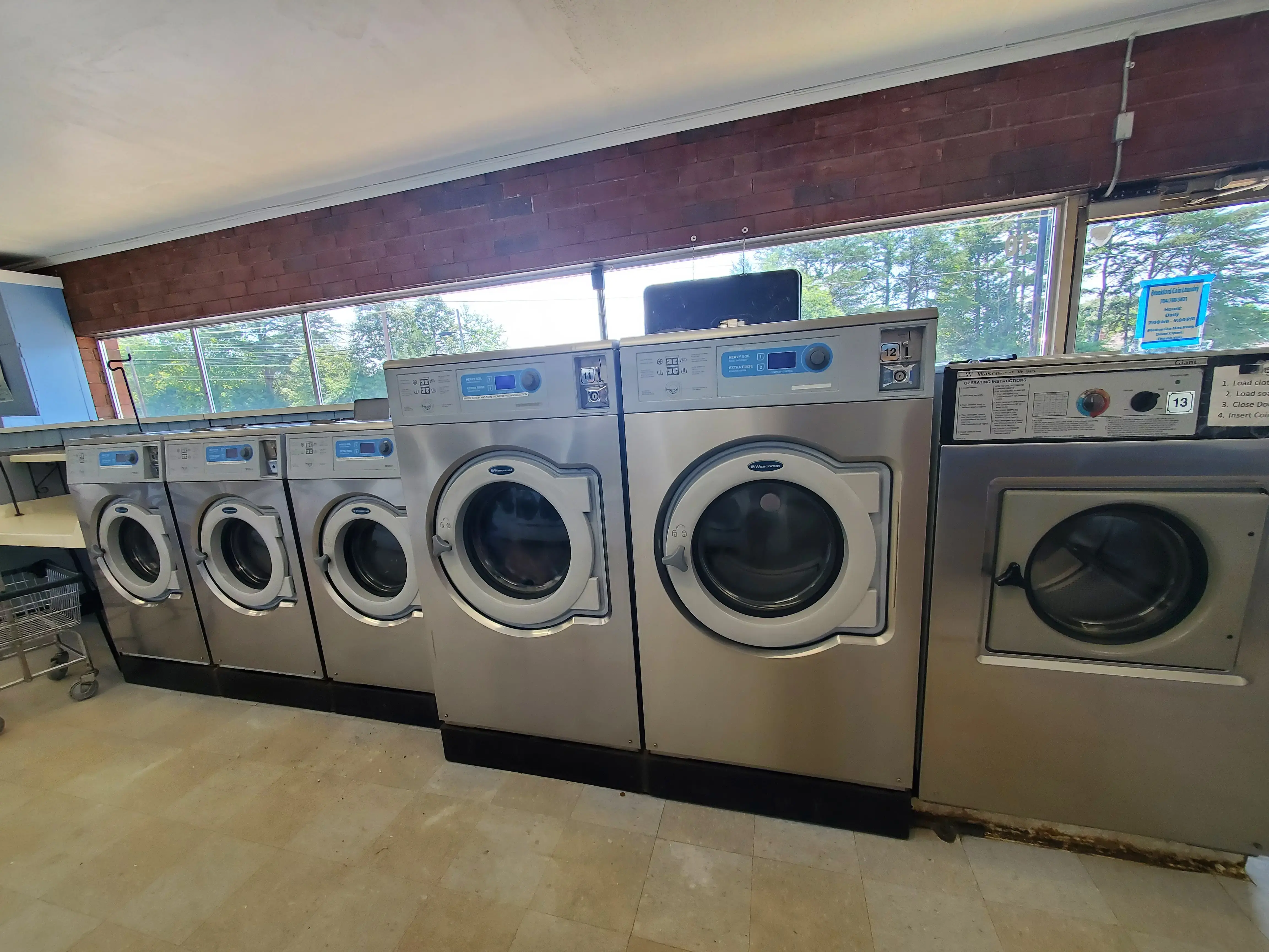 Brookford Coin Laundry - Image 15