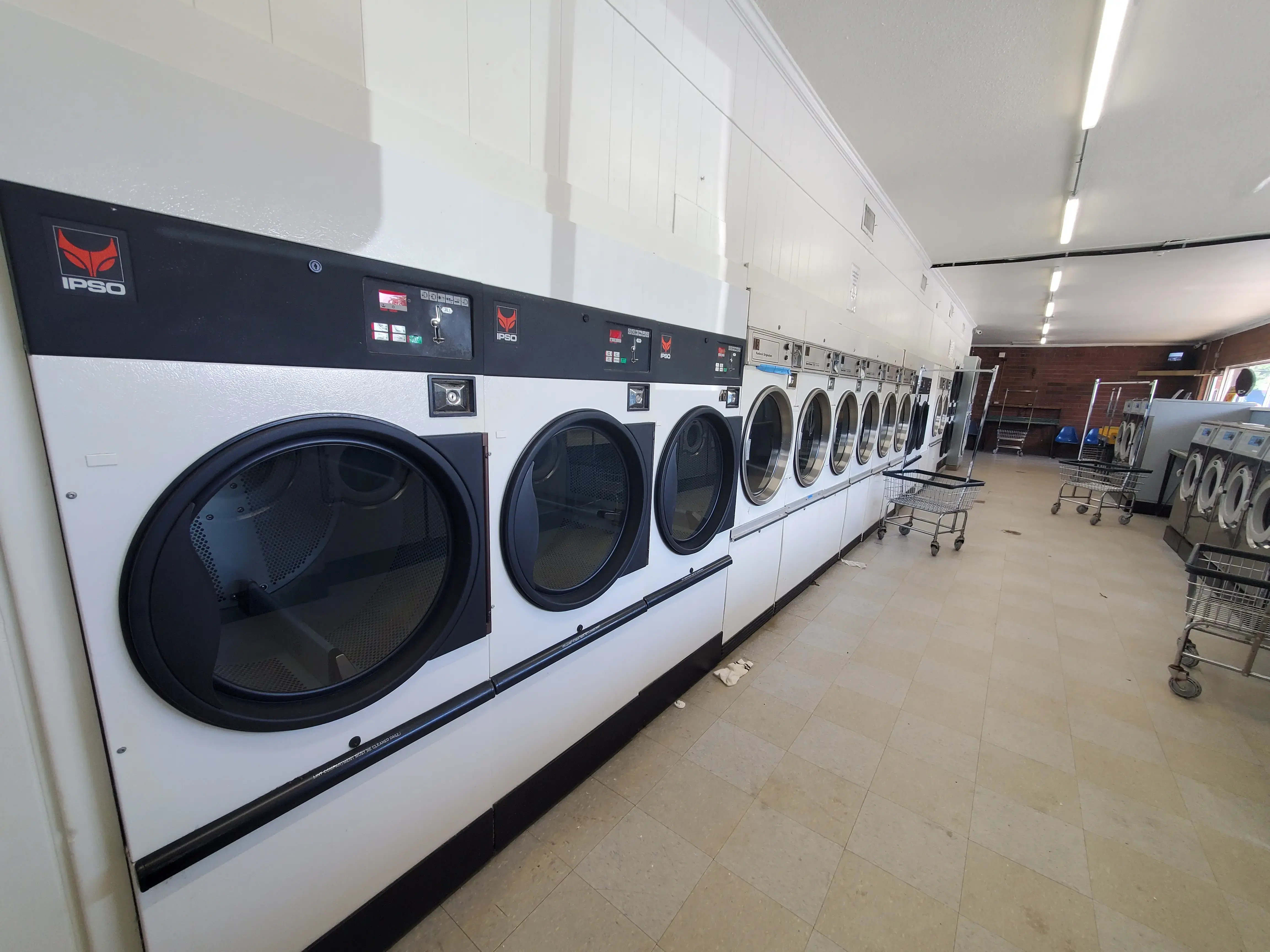 Brookford Coin Laundry - Image 2