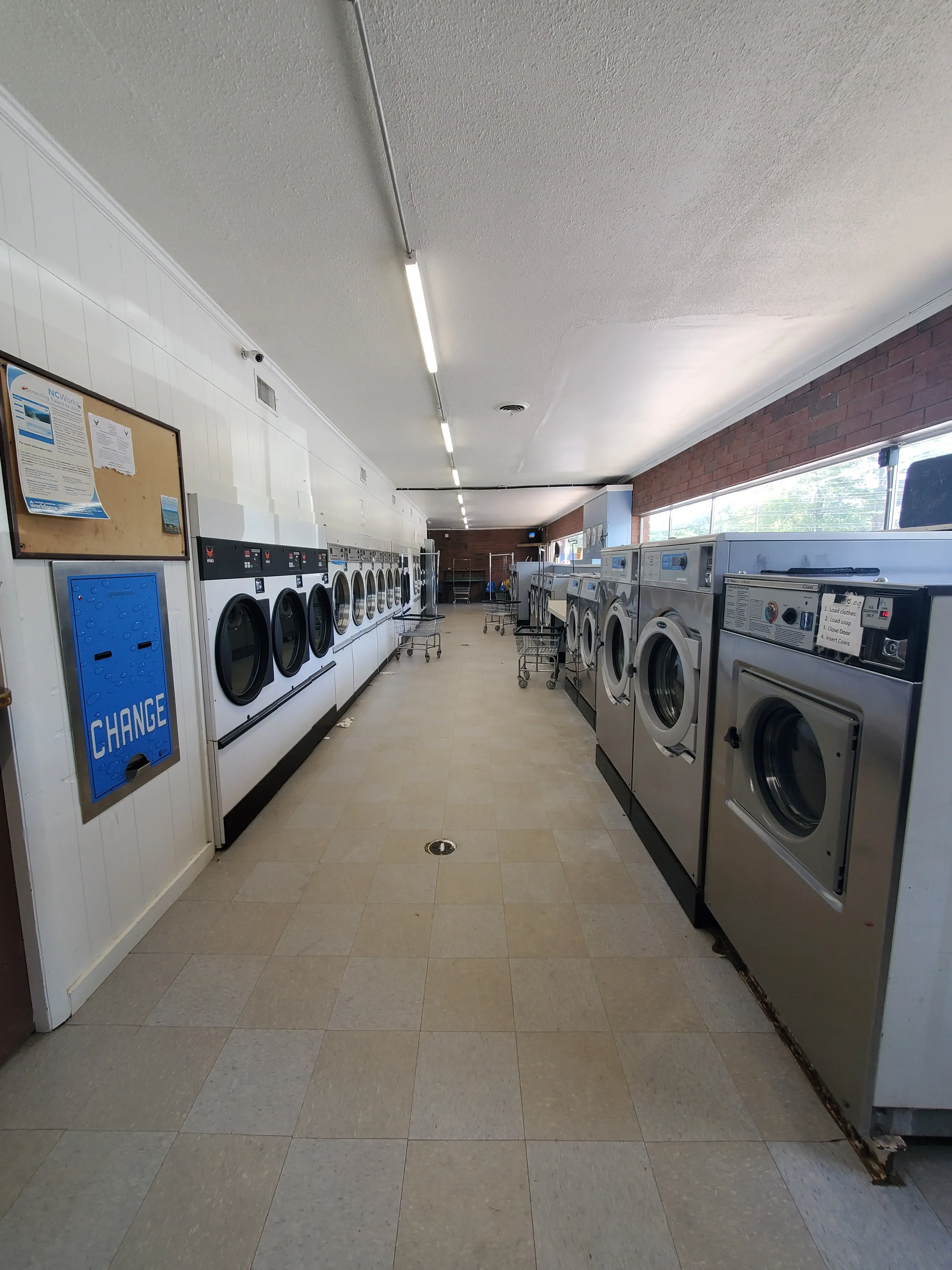 Brookford Coin Laundry thumbnail 14